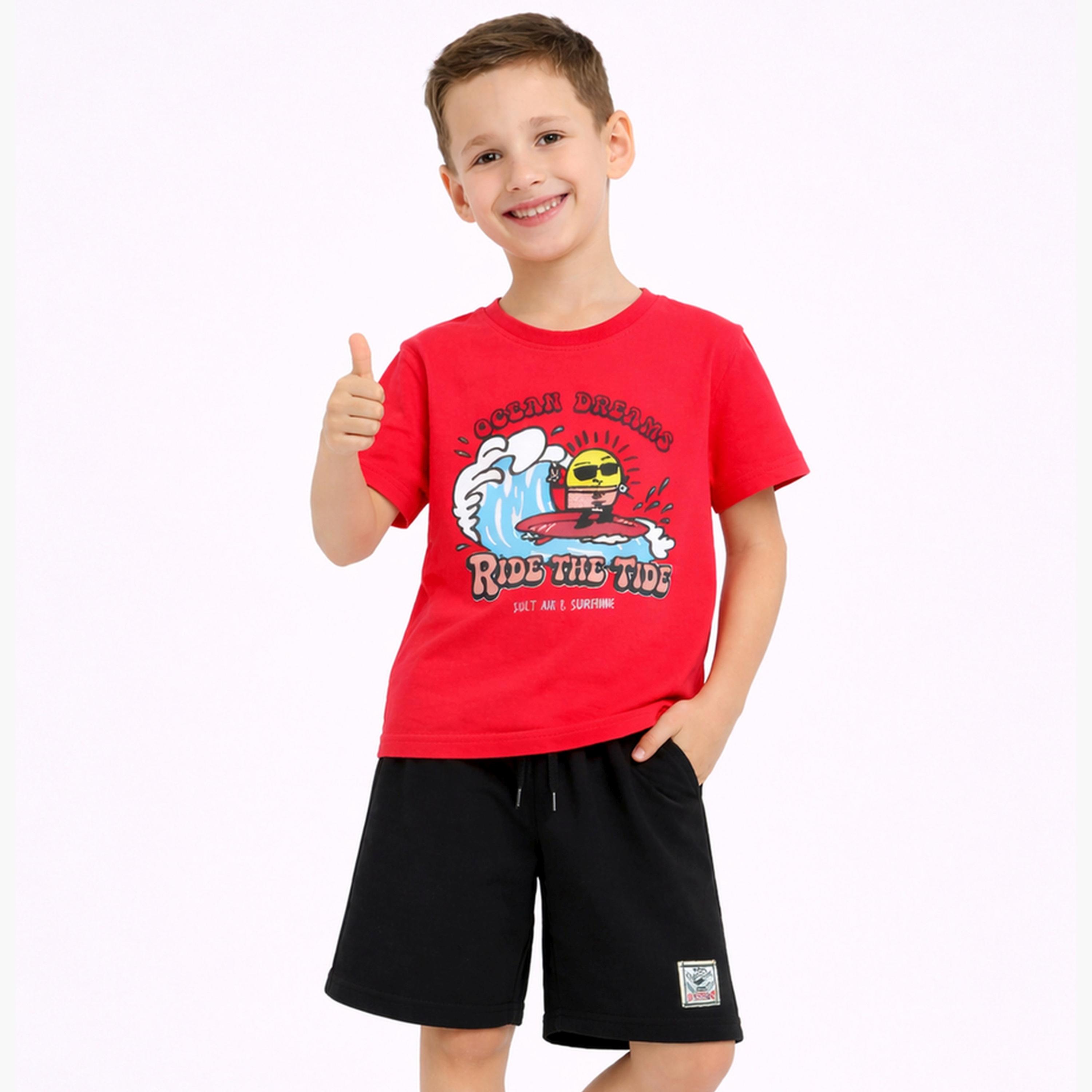 مجموعة من شورت وتيشيرت بطبعة جرافيك-boys-clothing-setsandcoords-image-1