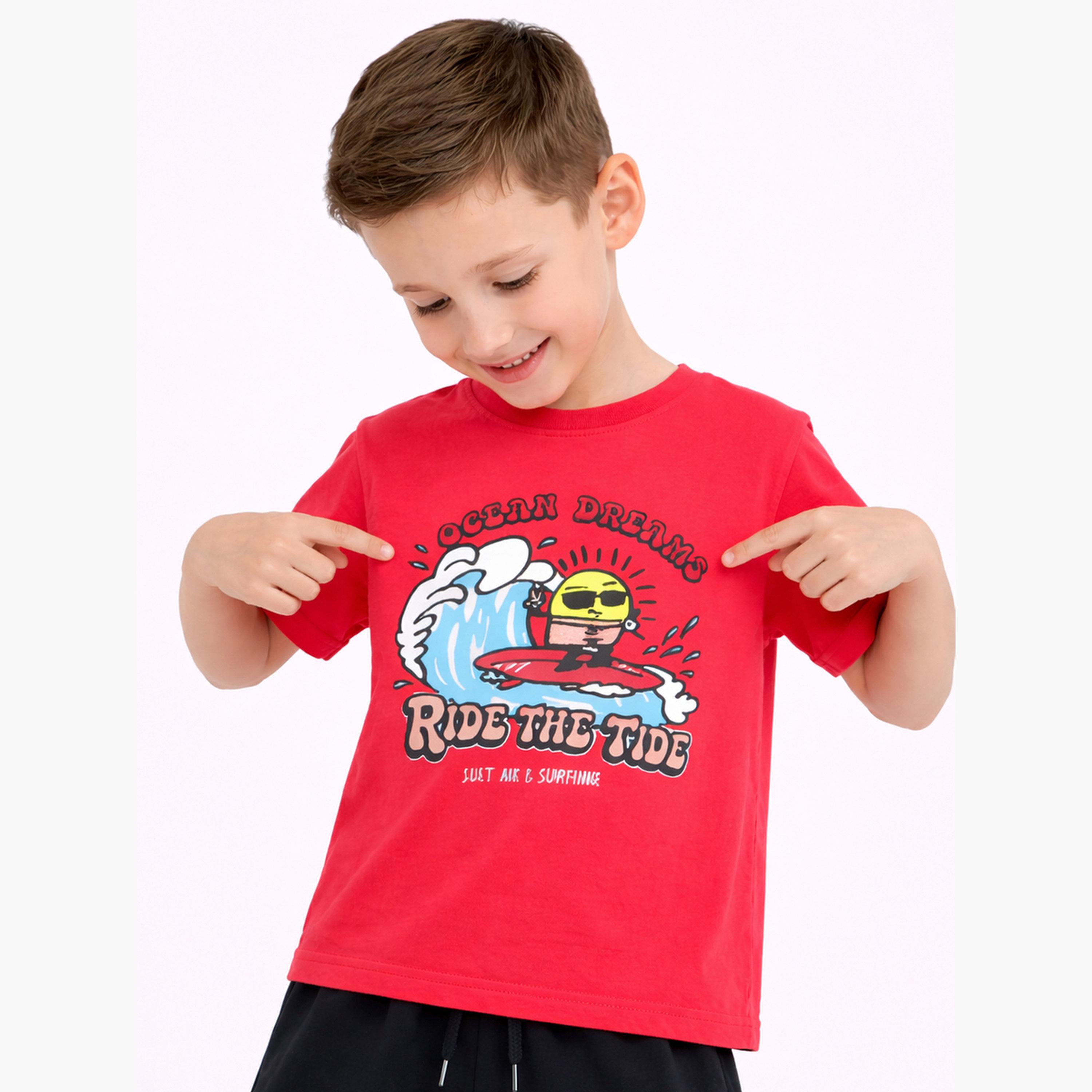 مجموعة من شورت وتيشيرت بطبعة جرافيك-boys-clothing-setsandcoords-image-3