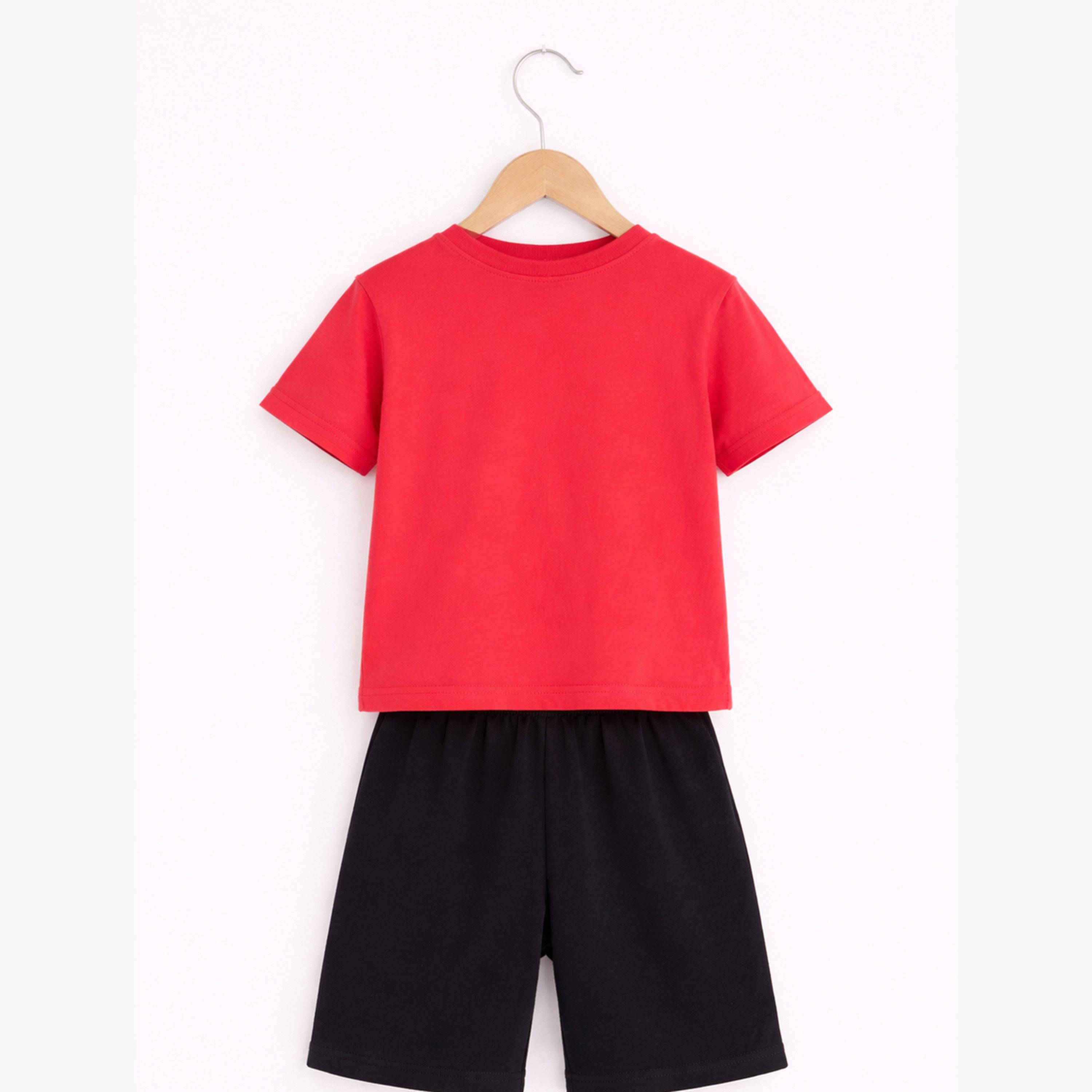 مجموعة من شورت وتيشيرت بطبعة جرافيك-boys-clothing-setsandcoords-image-6