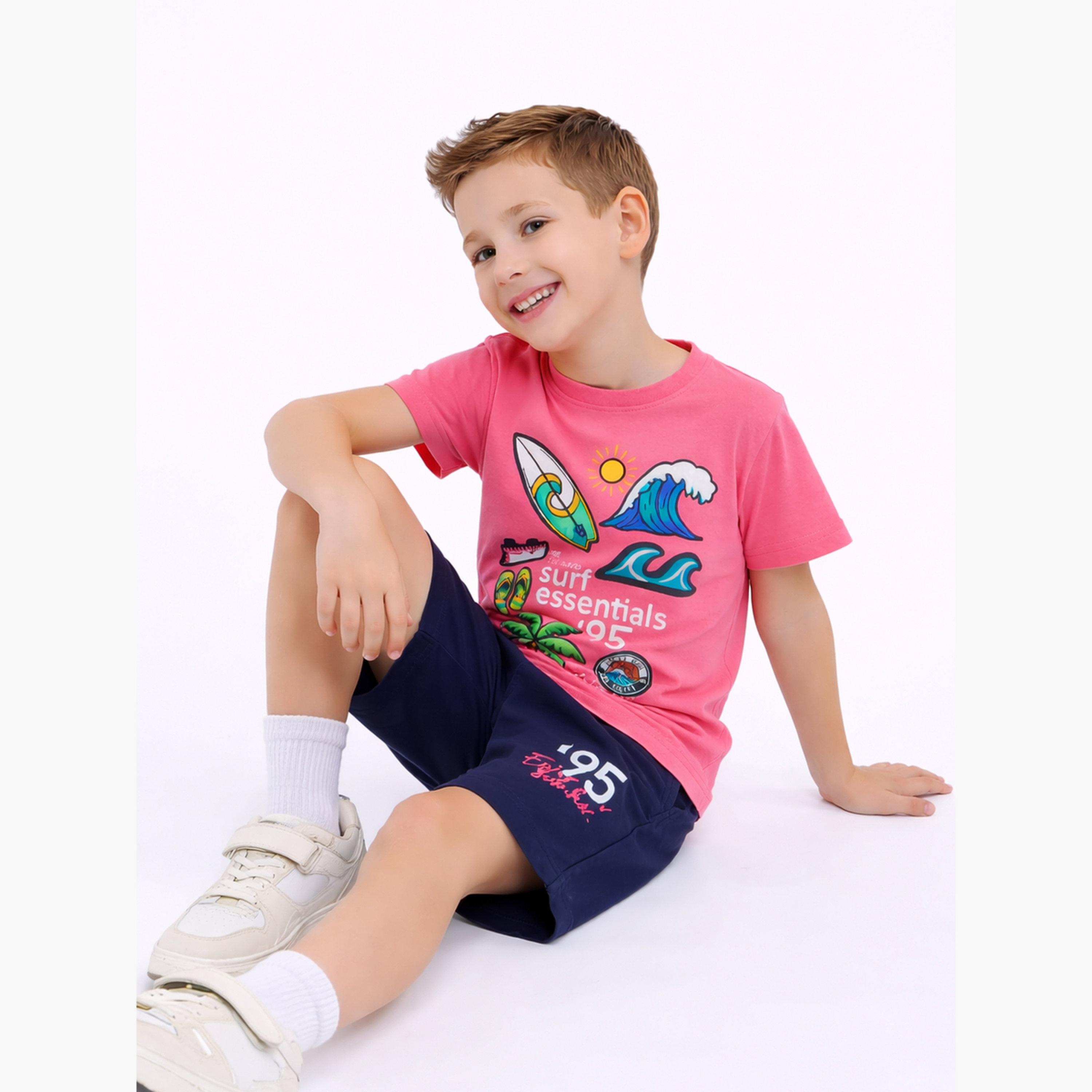 مجموعة من شورت وتيشيرت بطبعة جرافيك-boys-clothing-setsandcoords-image-5