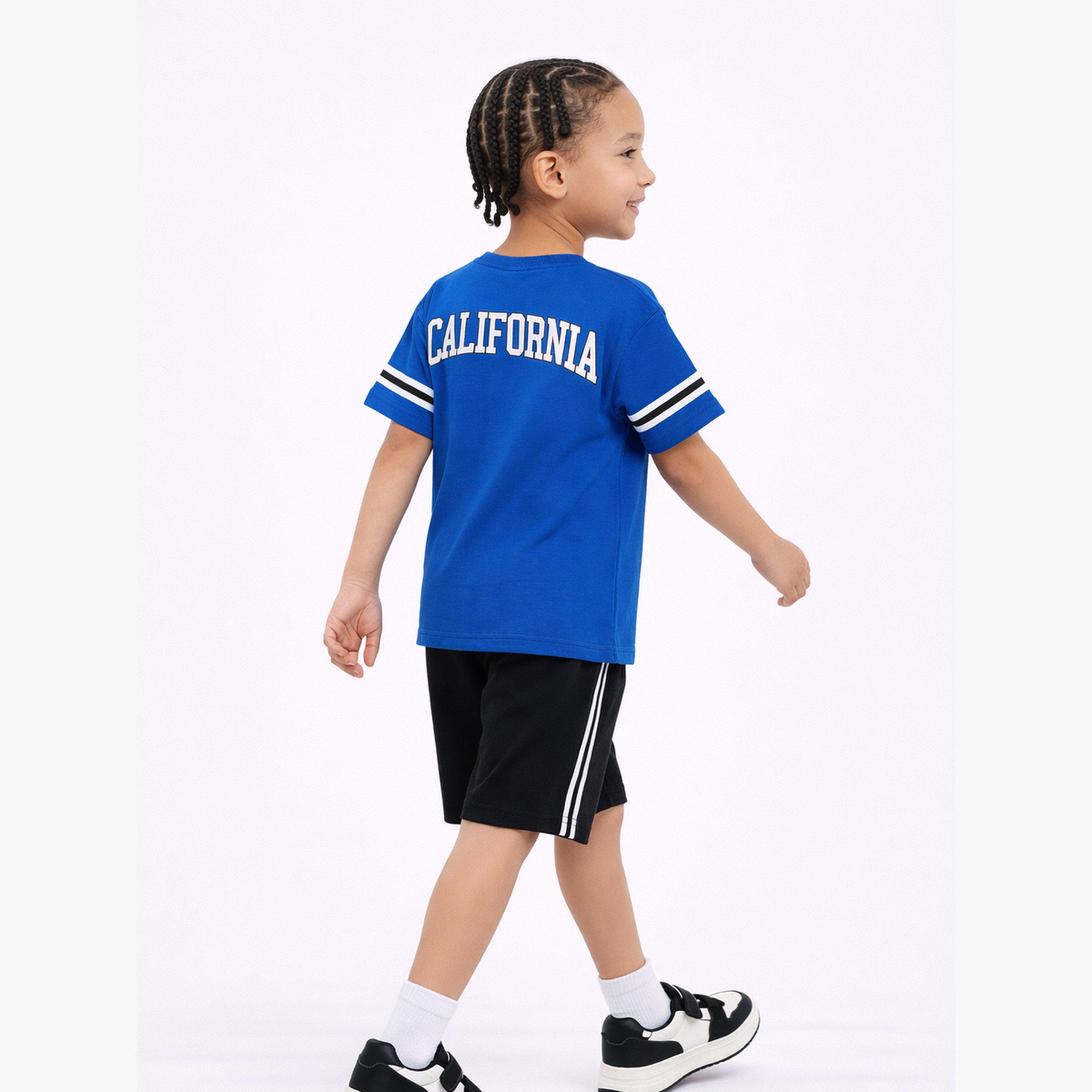 مجموعة من شورت وتيشيرت بطبعة جرافيك-boys-clothing-setsandcoords-image-3