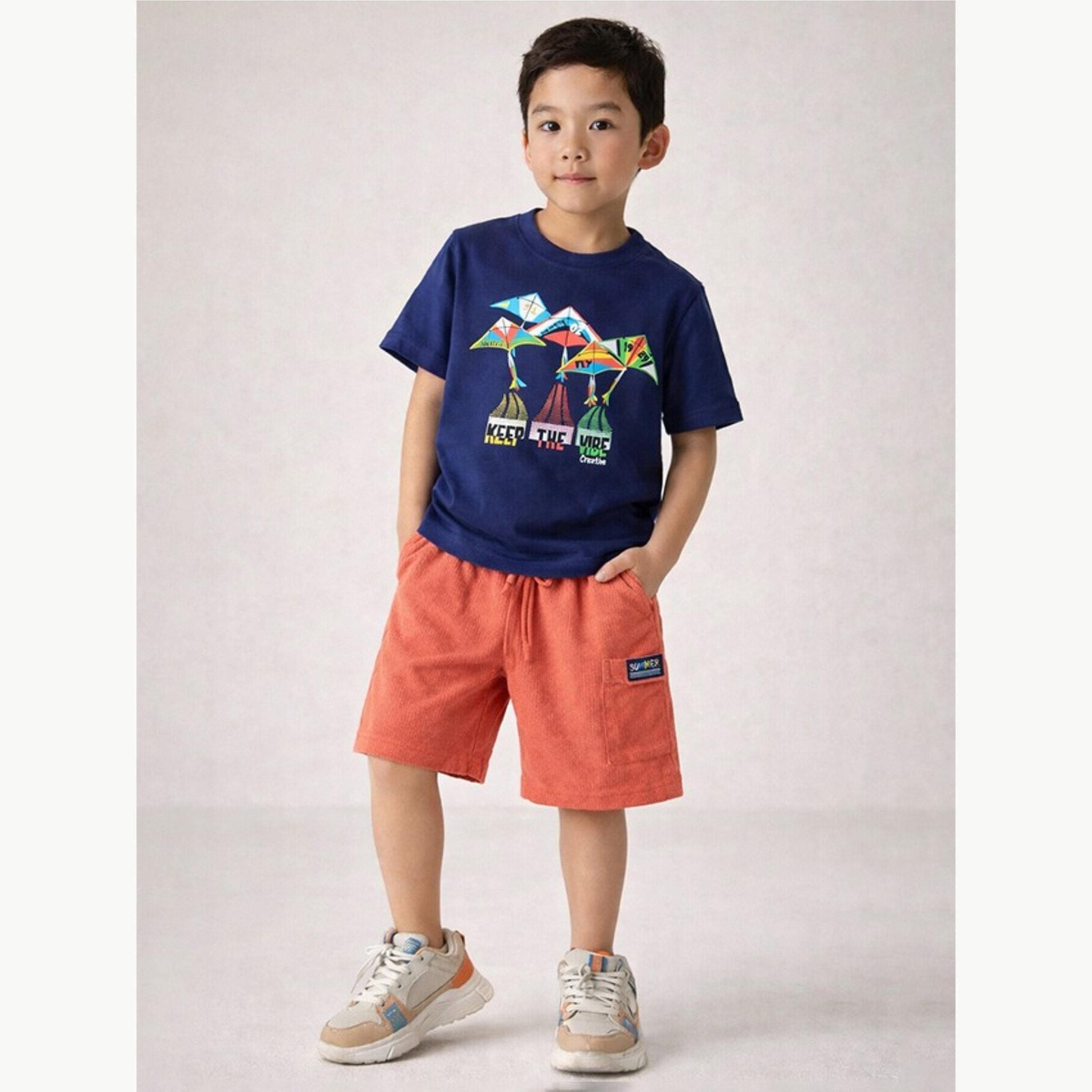 مجموعة من شورت وتيشيرت قطن بطبعة جرافيك للأولاد-boys-clothing-setsandcoords-image-2