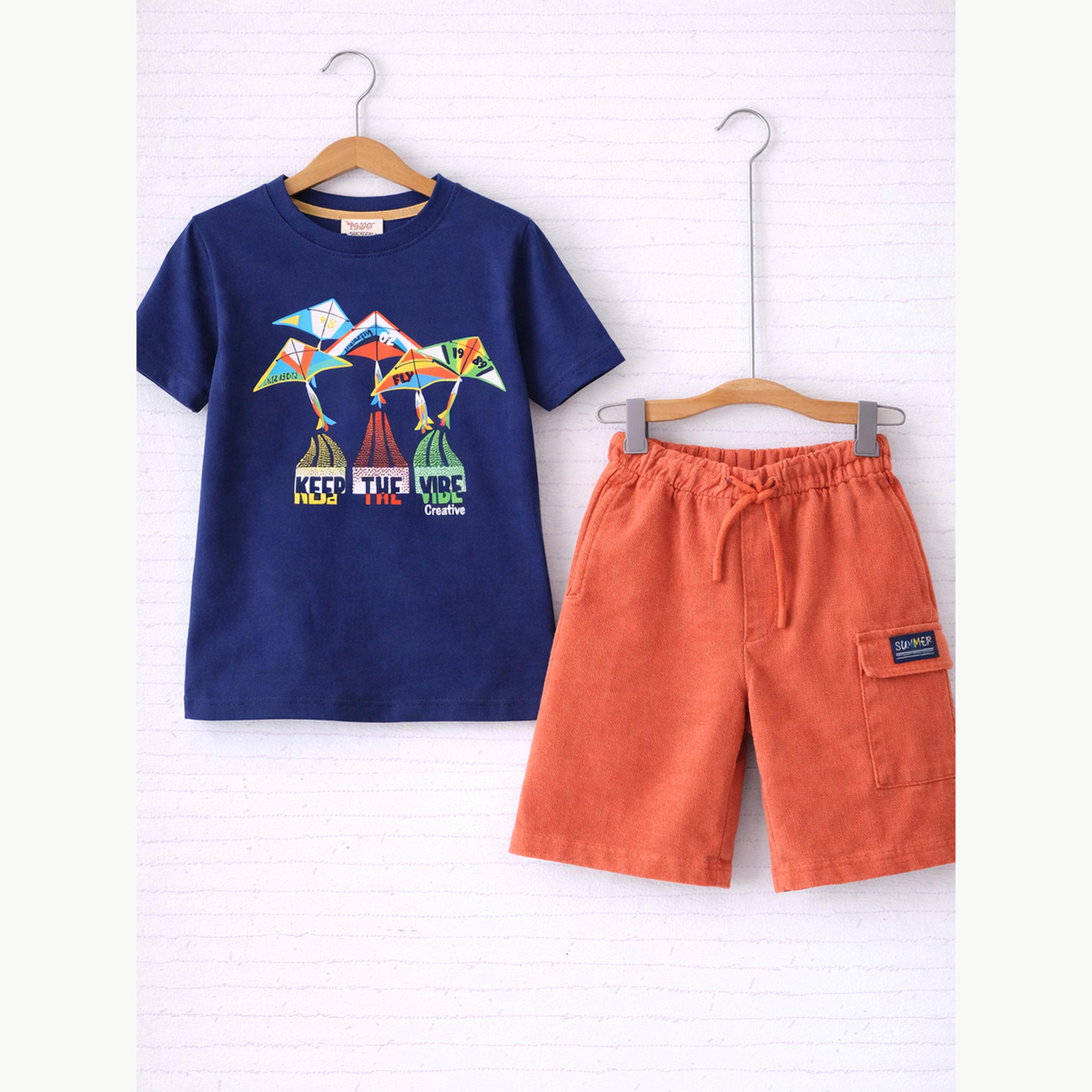 مجموعة من شورت وتيشيرت قطن بطبعة جرافيك للأولاد-boys-clothing-setsandcoords-image-7