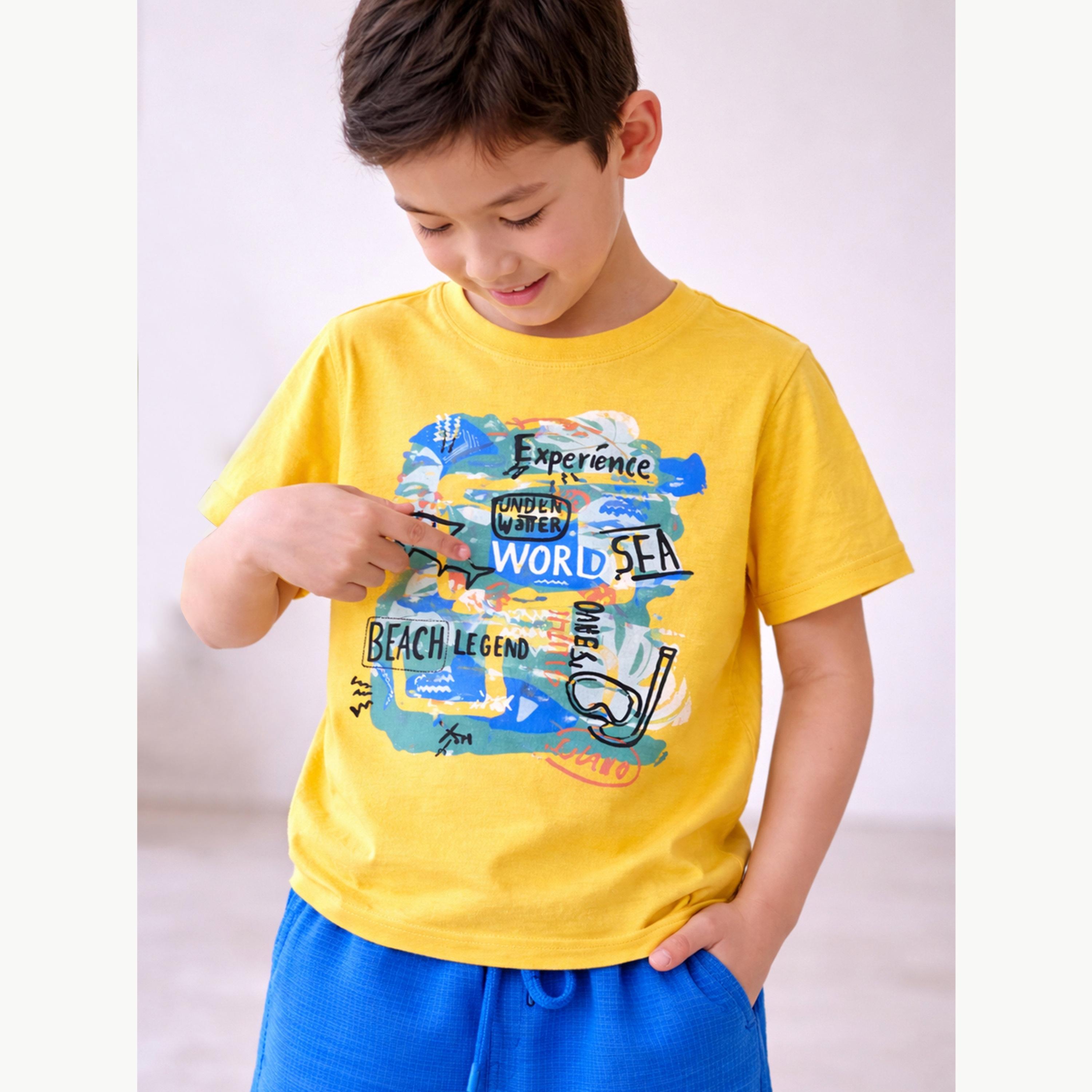 مجموعة من شورت وتيشيرت قطن بطبعة جرافيك للأولاد-boys-clothing-setsandcoords-image-2