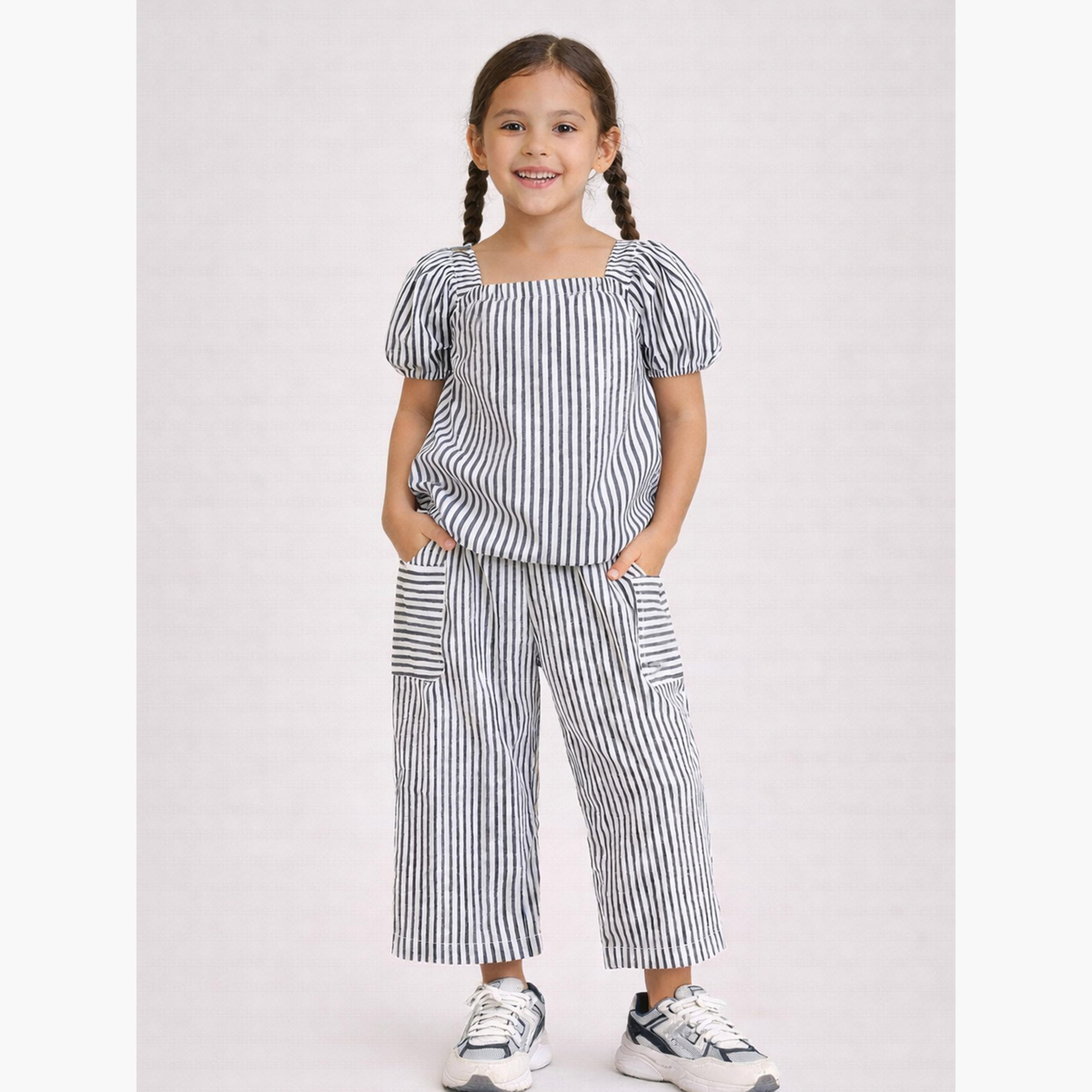 مجموعة من بنطال بأرجل واسعة وبلوزة بأكمام منفوخة ومخططة-girls-clothing-setsandcoords-image-1