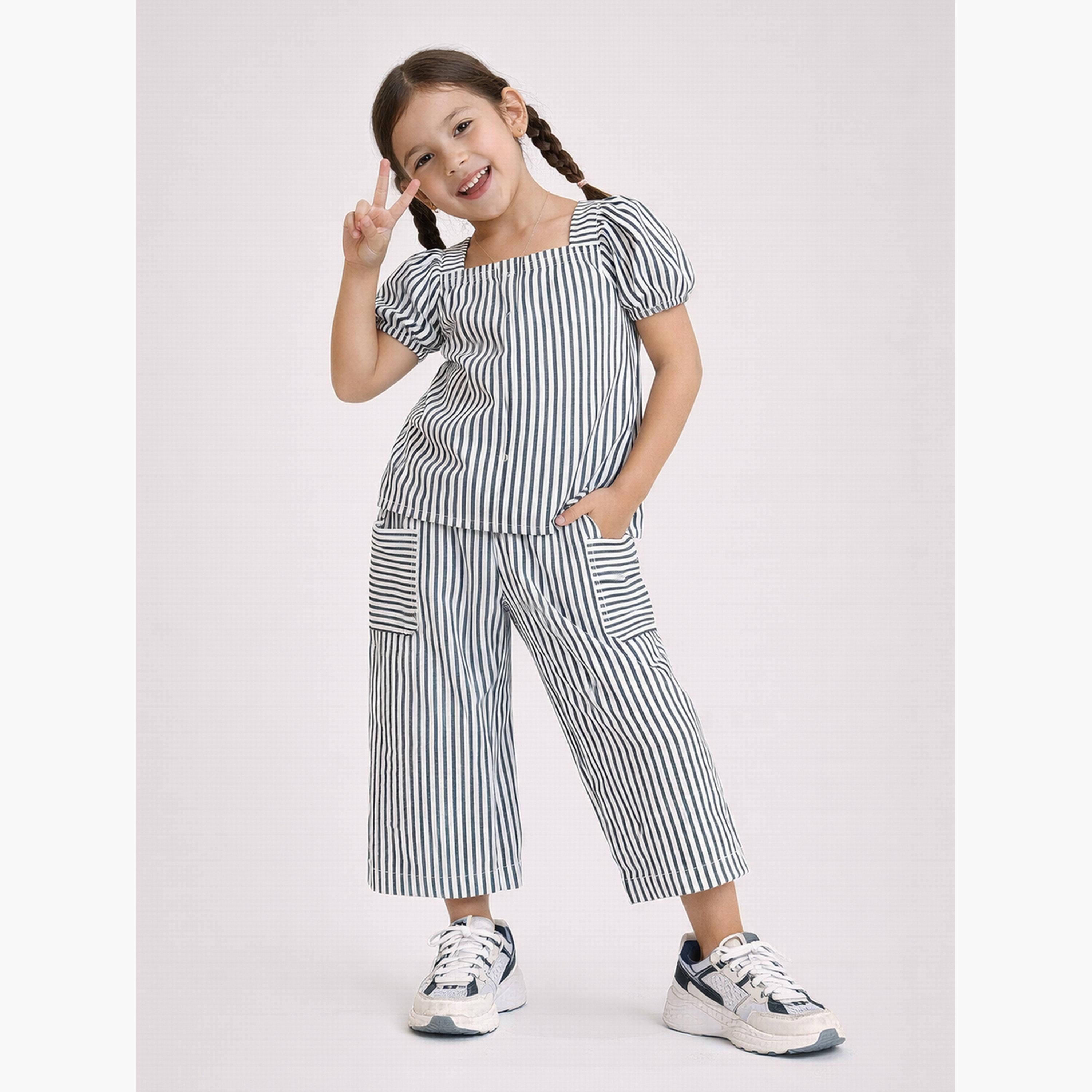 مجموعة من بنطال بأرجل واسعة وبلوزة بأكمام منفوخة ومخططة-girls-clothing-setsandcoords-image-6