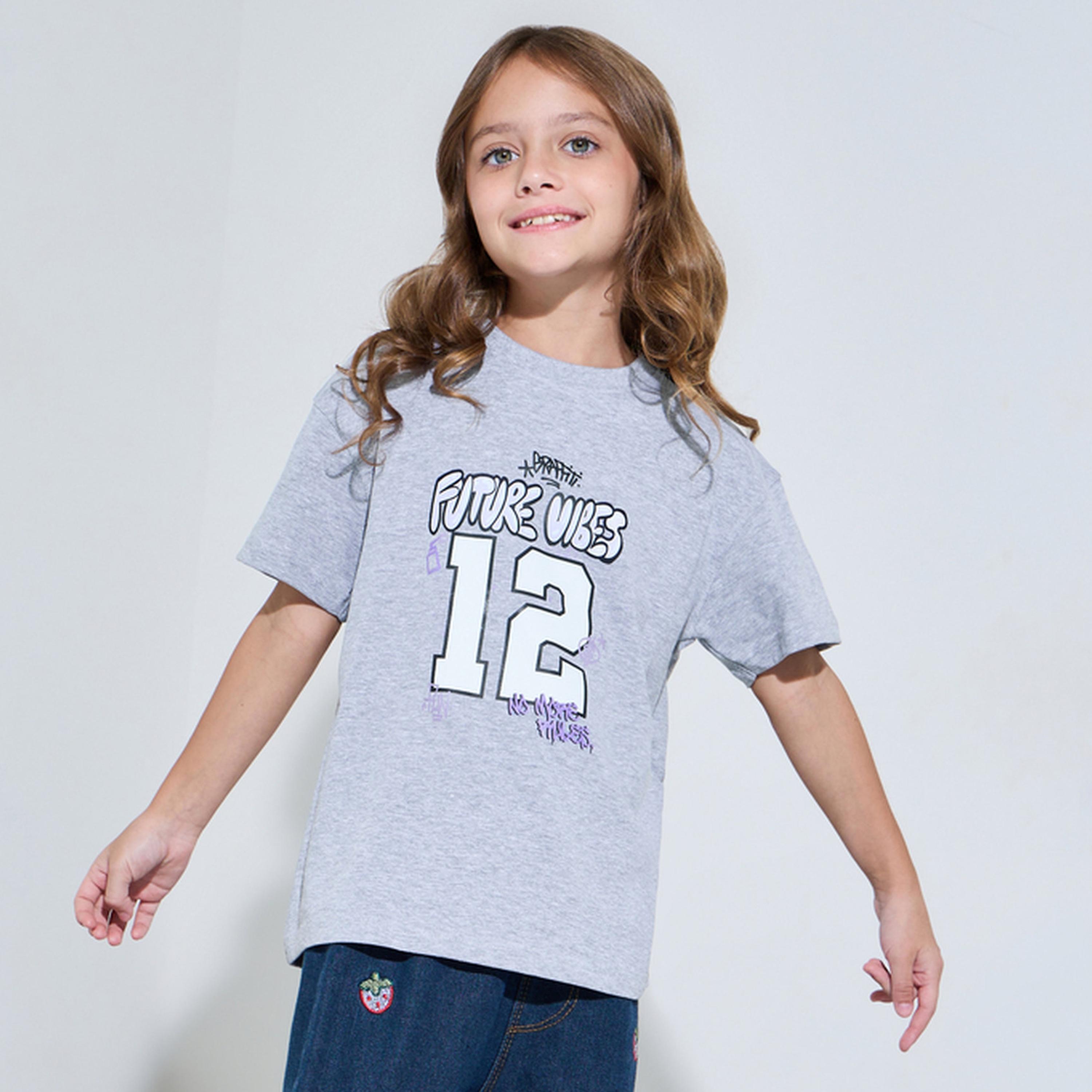 تيشيرت بقصة مستقيمة وطبعة جرافيك للبنات-girls-clothing-tshirts-image-1