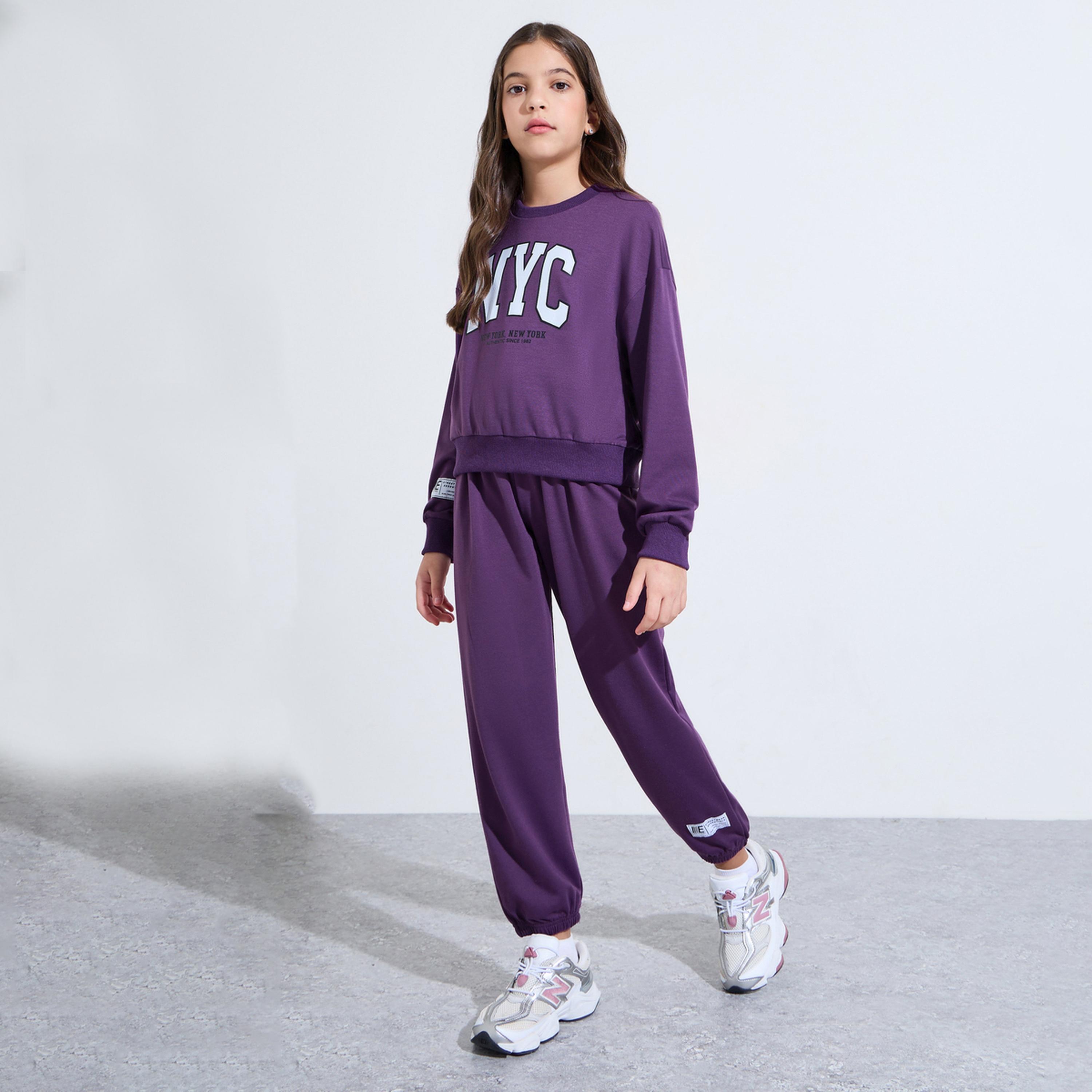 مجموعة من بنطال جوغر وسويت شيرت بطبعة جرافيك للبنات الكبار-girls-clothing-setsandcoords-image-1