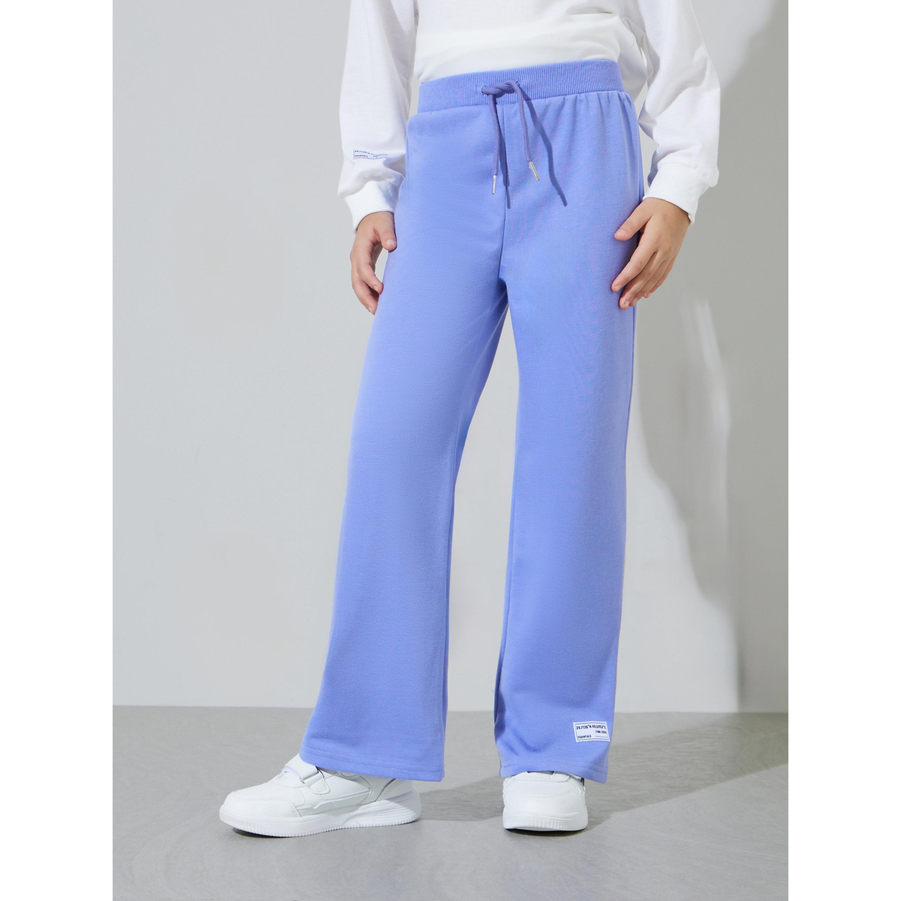 Styli Teen Girls Off White Graphic Print Sweatshirt and Blue Straight Leg Pants Set-girls-clothing-setsandcoords-image-4