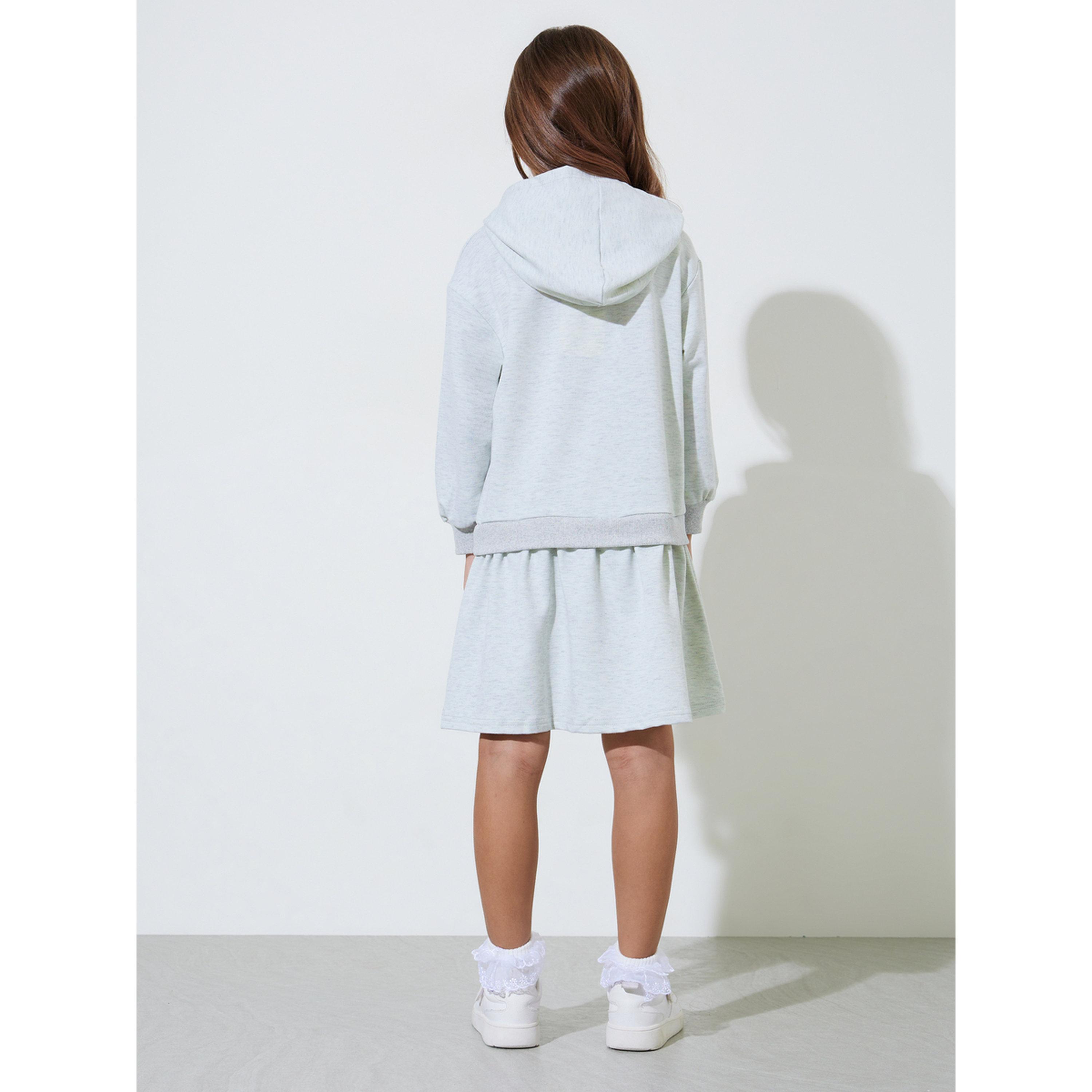 فستان ميدي بقبعة بطبعة نجوم وقصة عادية للبنات باللون الرمادي-girls-clothing-dressesandjumpsuits-image-3