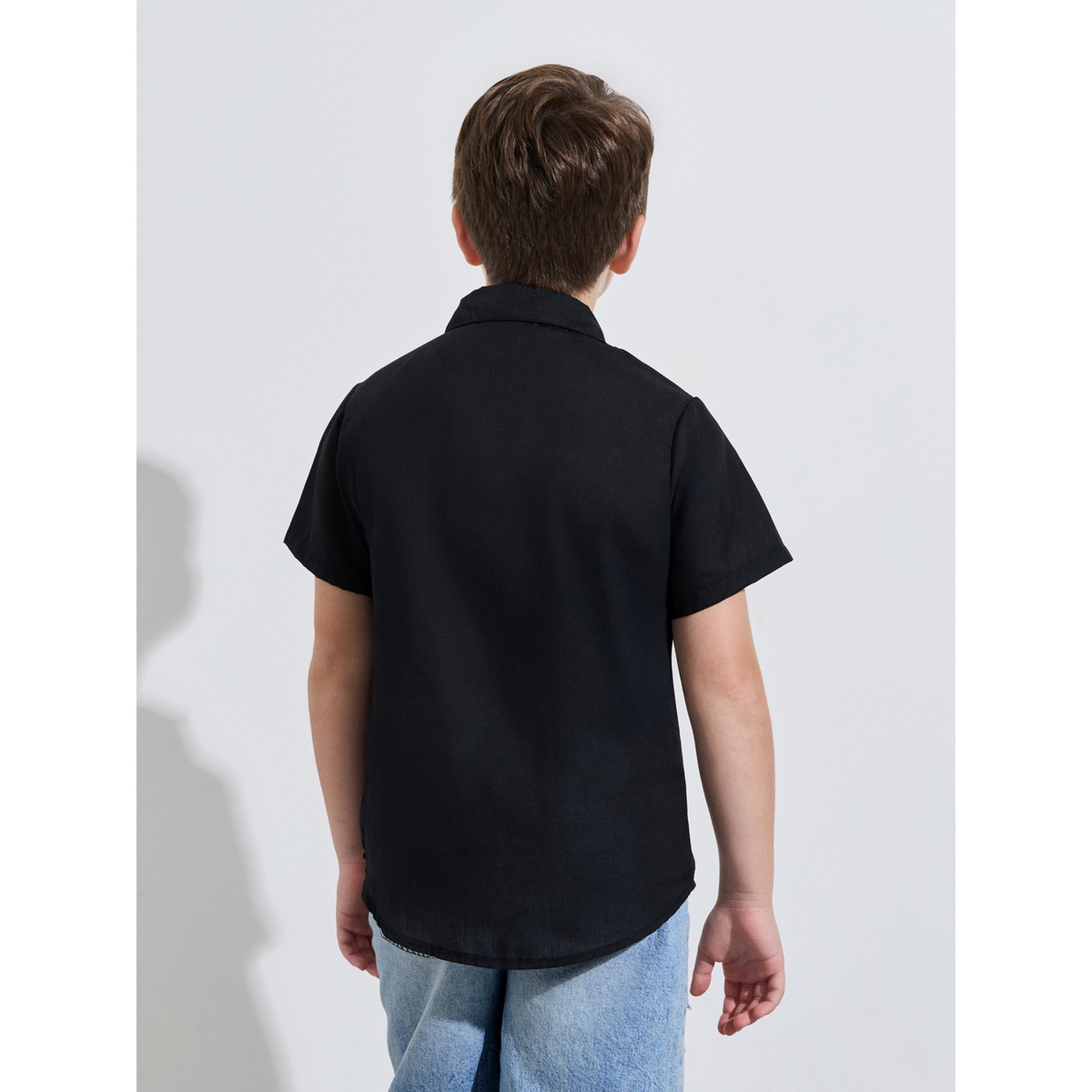 قميص بأكمام قصيرة وتفاصيل جيب أسود سادة للأولاد المراهقين-boys-clothing-shirts-image-3