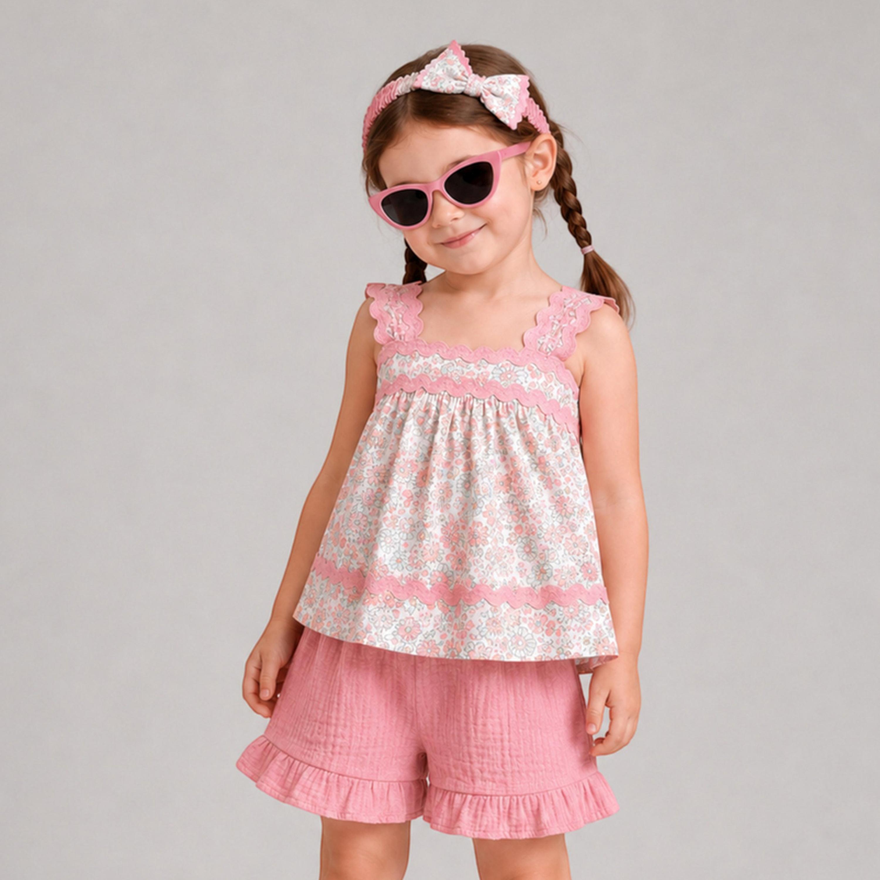 مجموعة من شورت وبلوزة قطن بدون أكمام وشريط رأس ونظارة للبنات 4 قطع-girls-clothing-setsandcoords-image-1