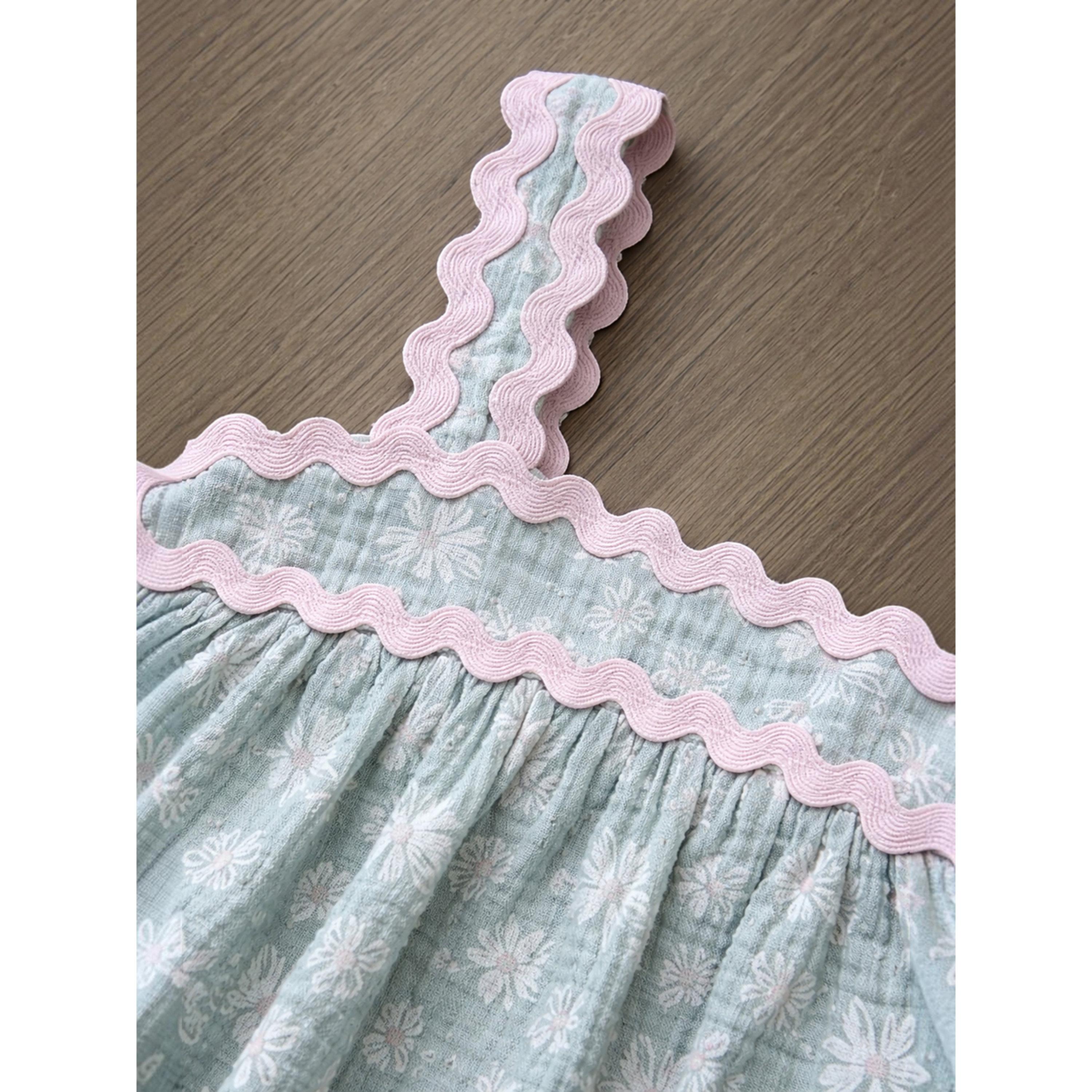 مجموعة من شورت وبلوزة قطن بدون أكمام وشريط رأس ونظارة للبنات 4 قطع-girls-clothing-setsandcoords-image-5