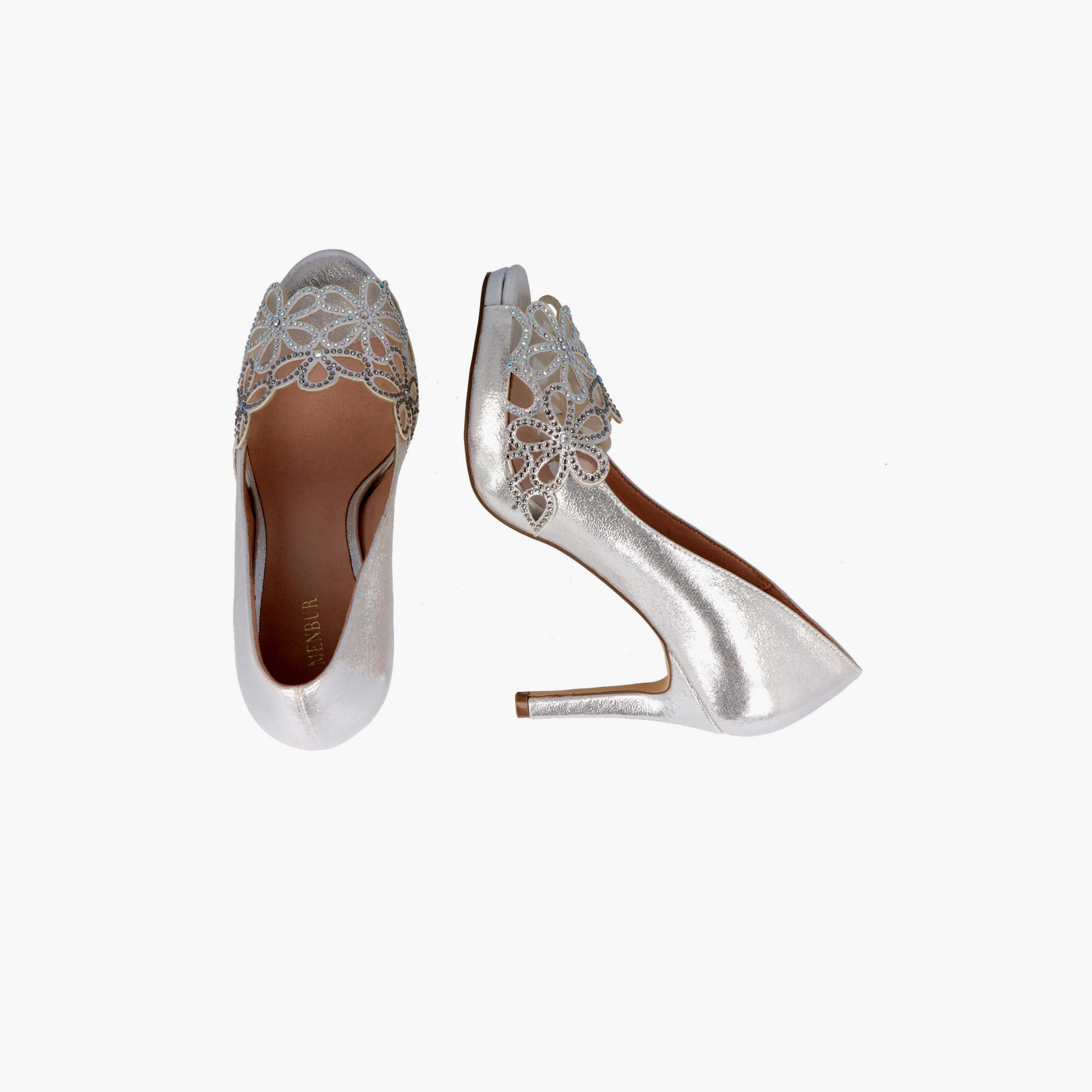مينبور- حذاء نسائي بكعب بلمعة معدنية ومرصّع | 21777-women-shoes-heels-image-4