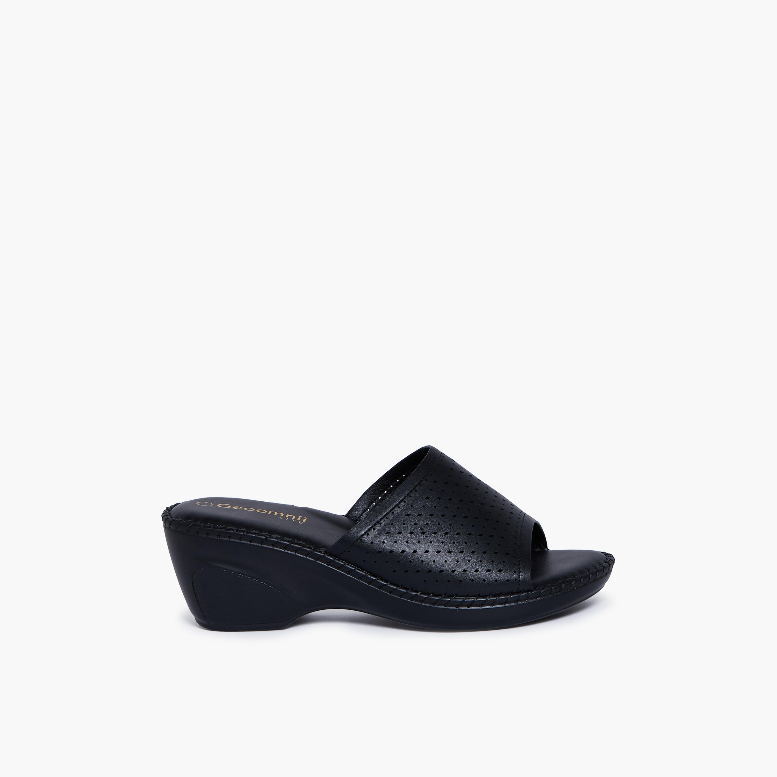 جيومني - حذاء إيان هيليك سهل الارتداء بكعب إسفيني للنساء | 22131-4-BLACK-women-shoes-sandals-heeled-image-4