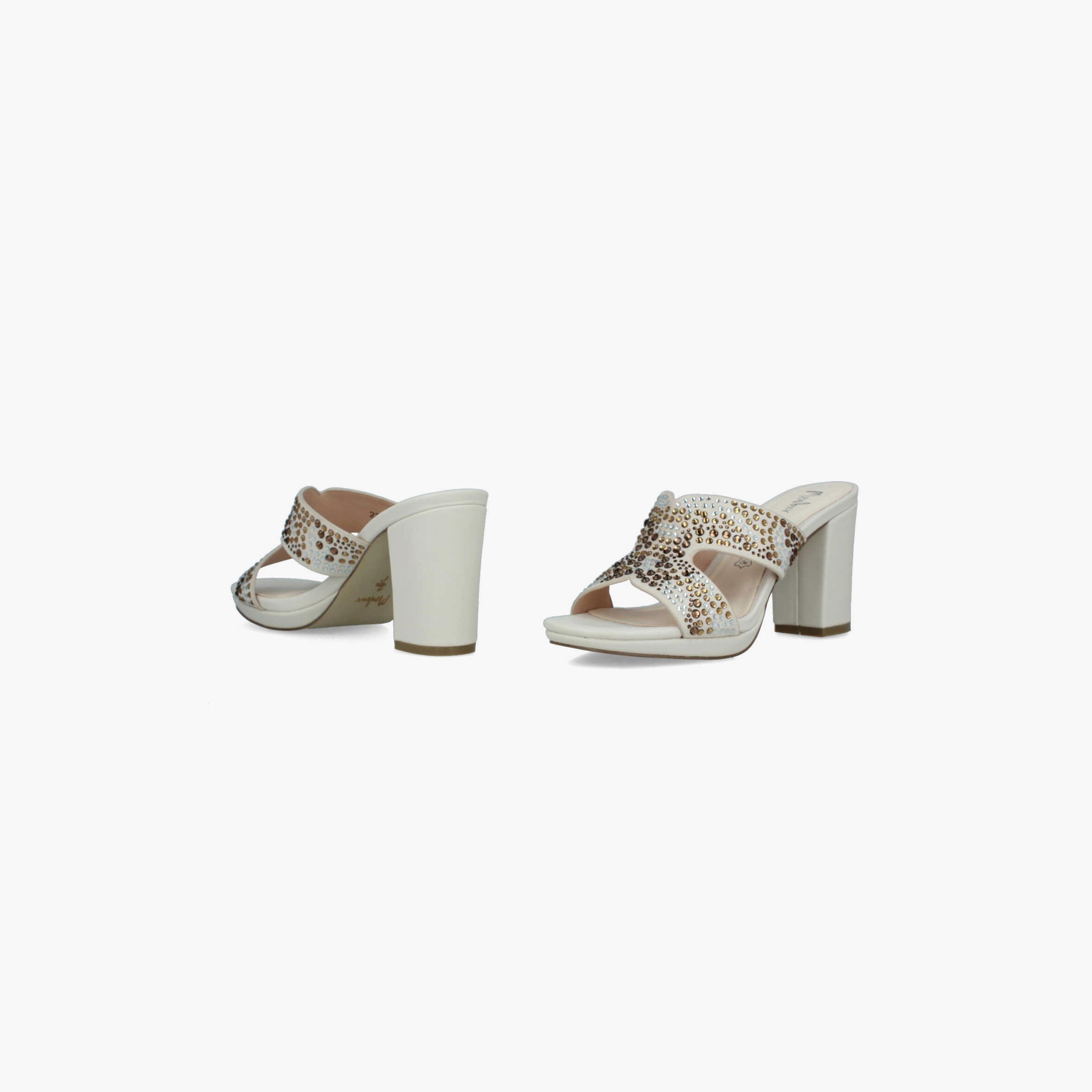 مينبور- حذاء نسائي بكعب مربع مزين بأحجار زينة | 22324-women-shoes-heels-image-4