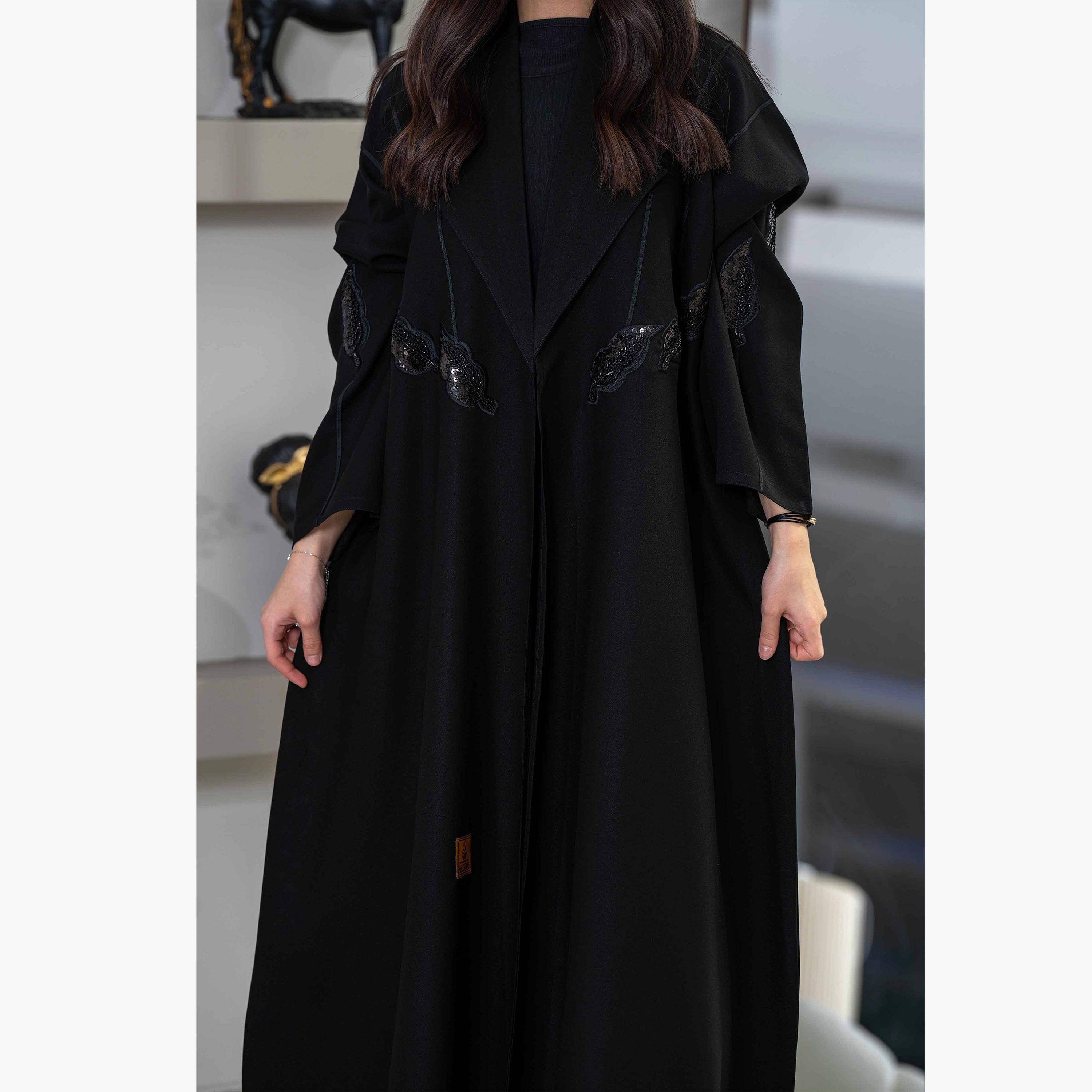 عباية نسائية سوداء مطرزة كلوش مع طرحة من زاهيه-women-arabicclothing-abayas-image-2