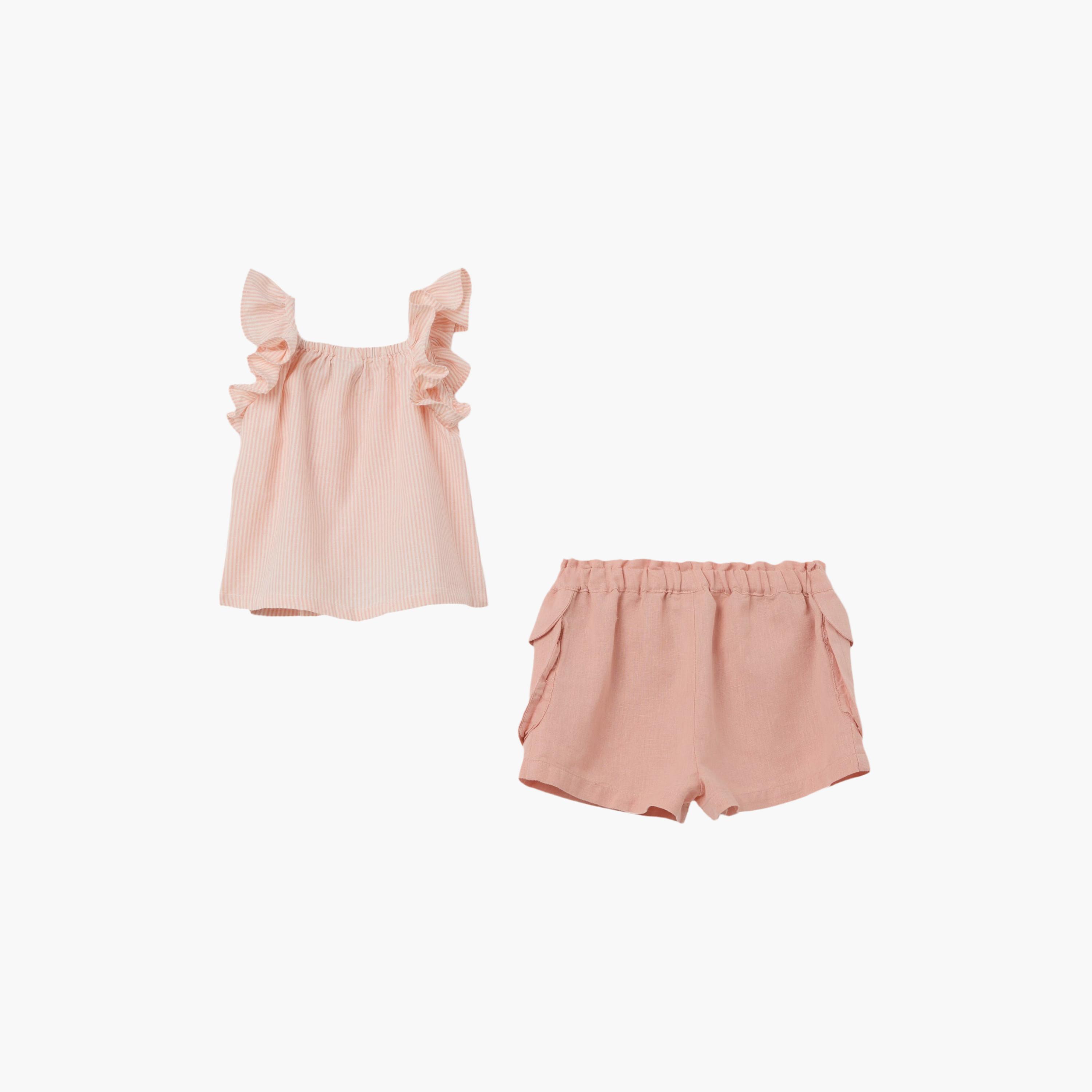 طقم بلوزة بأكمام "رافلد" وشورت بأزرار من اوه في اس-baby-girls-clothing-setsandcoords-image-2