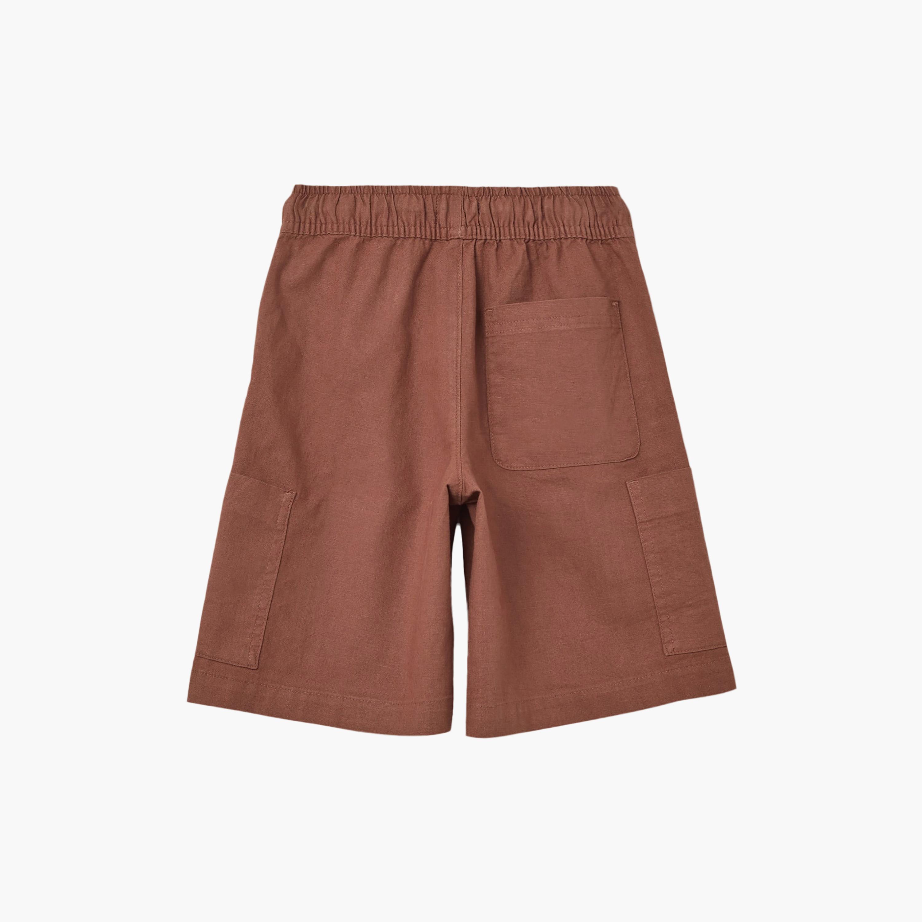 شورت "كارغو" سادة بجيوب ورباط سحب مطاطي من اوه في اس-boys-clothing-bottoms-shorts-image-2
