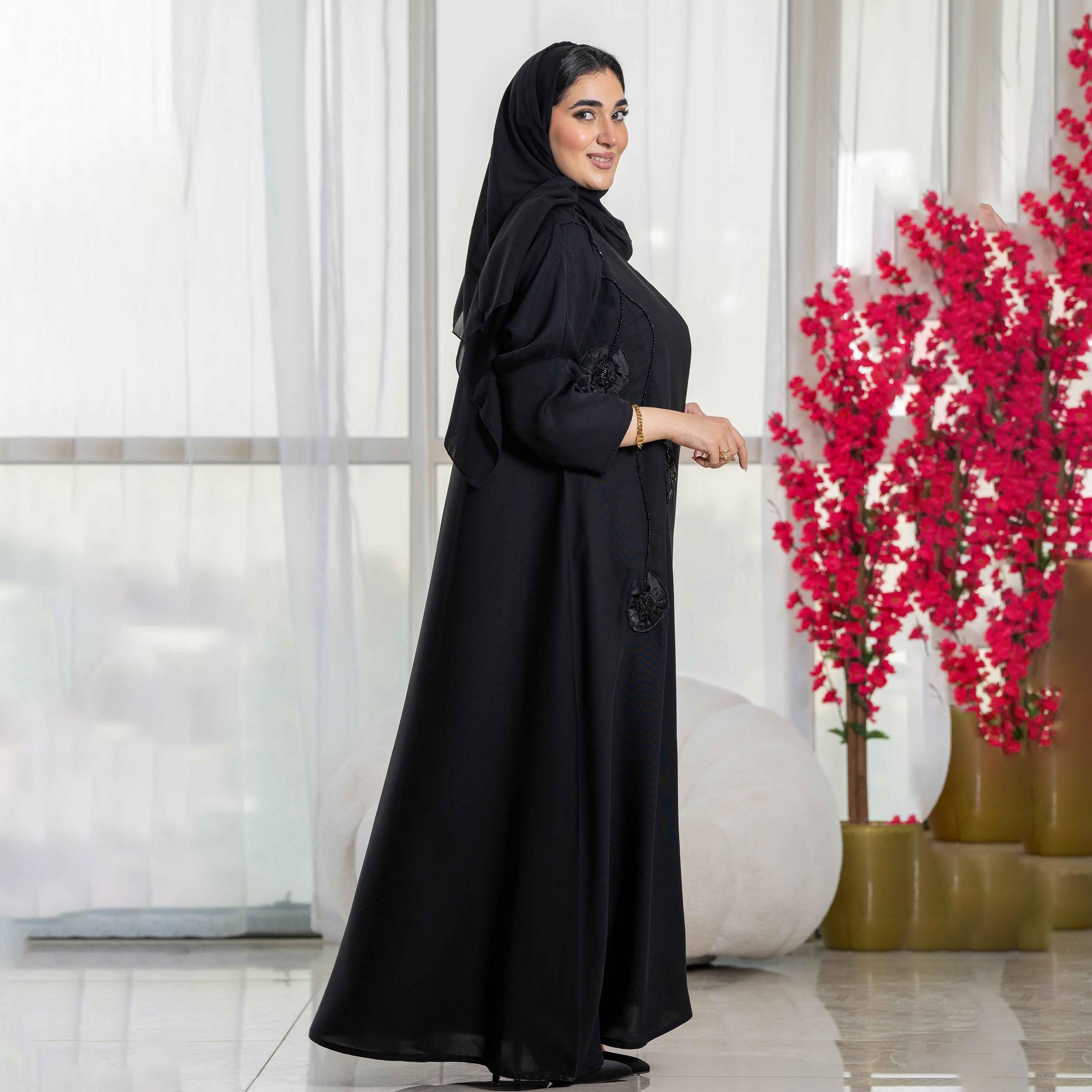 عباية نسائية سوداء مطرزة كلوش مع طرحة من زاهيه-women-arabicclothing-abayas-image-3