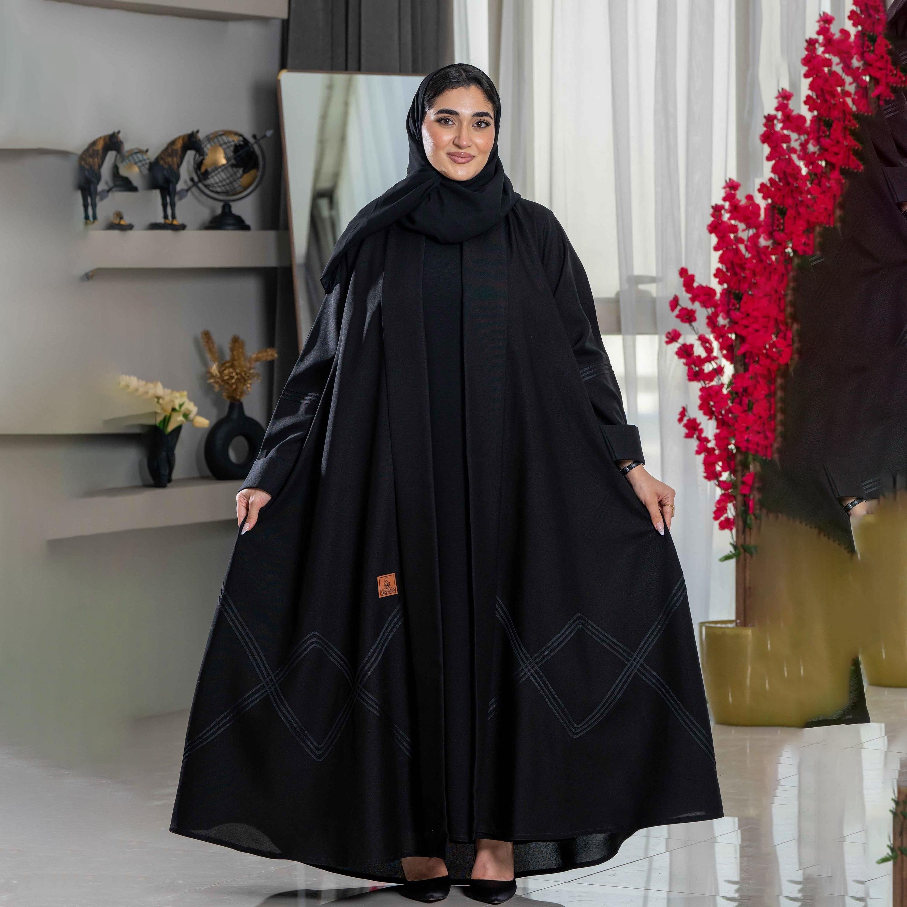 عباية نسائية سادة سوداء كلوش بياقة مطوية مع طرحة من زاهيه-women-arabicclothing-prayerclothing-image-1