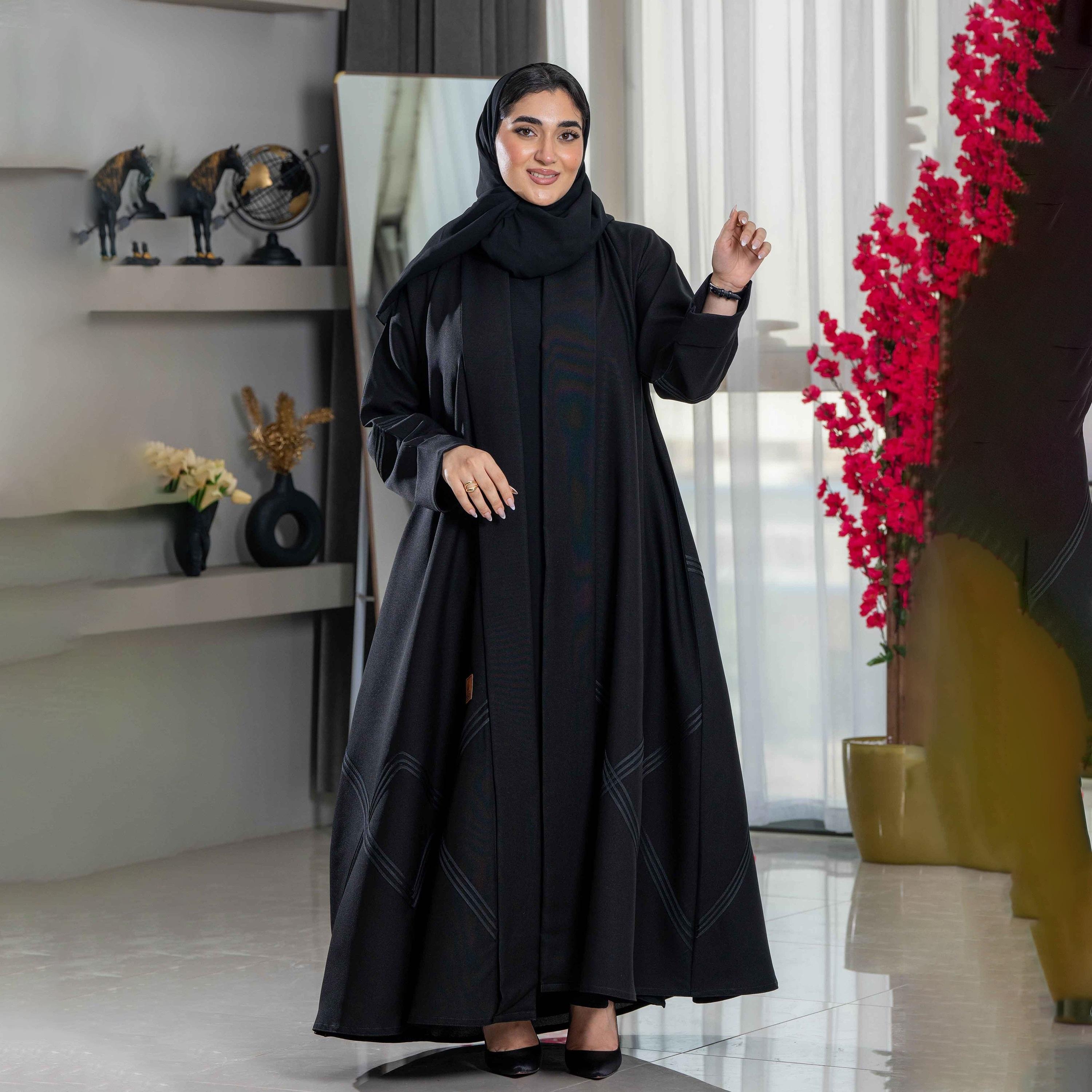 عباية نسائية سادة سوداء كلوش بياقة مطوية مع طرحة من زاهيه-women-arabicclothing-prayerclothing-image-2
