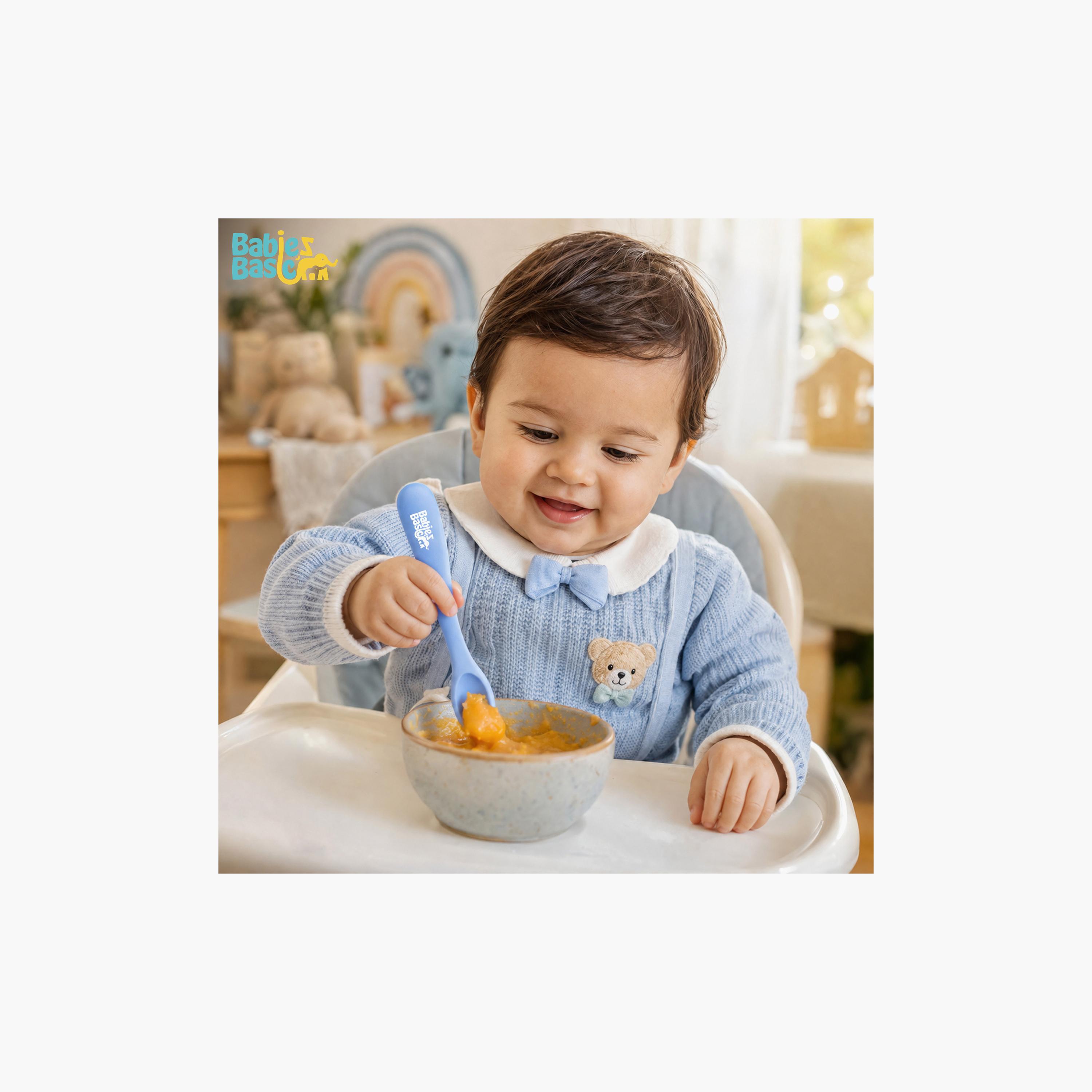 طقم ملاعق سيليكون مرنة مع علبة حفظ للسفر قطعتين من بيبيز بيزك-baby-feeding-mealtimeessentials-image-4