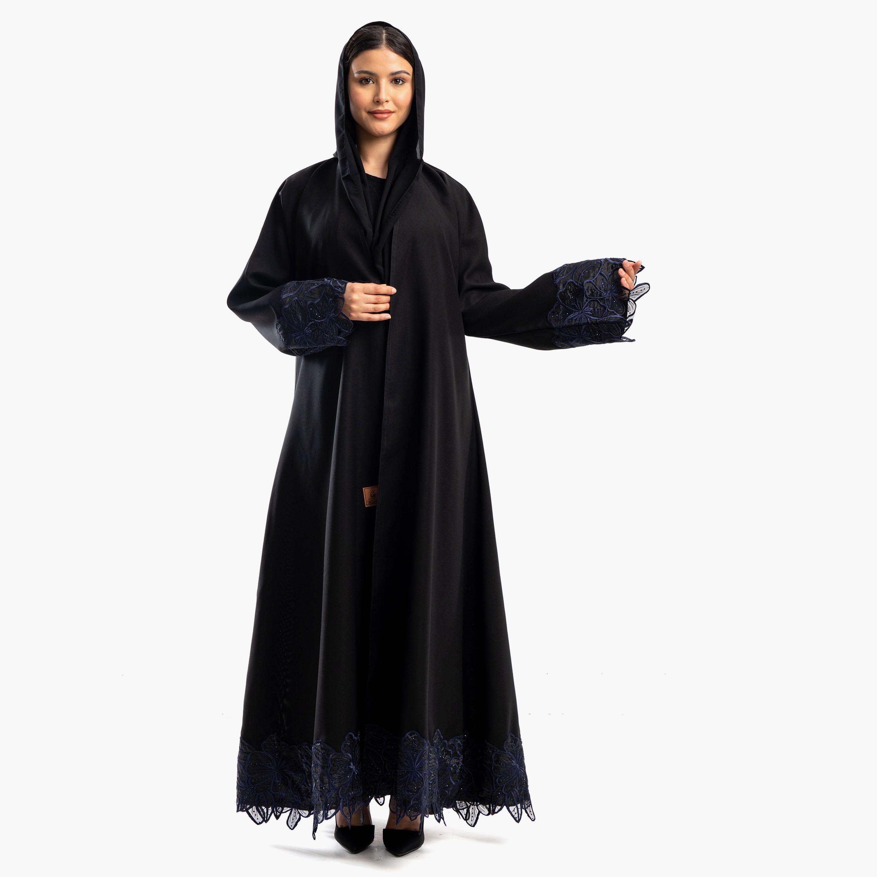عباية نسائية مطرزة كلوش باللون الأسود مع ياقة وأكمام واسعة مع طرحة من زاهيه-women-arabicclothing-abayas-image-1