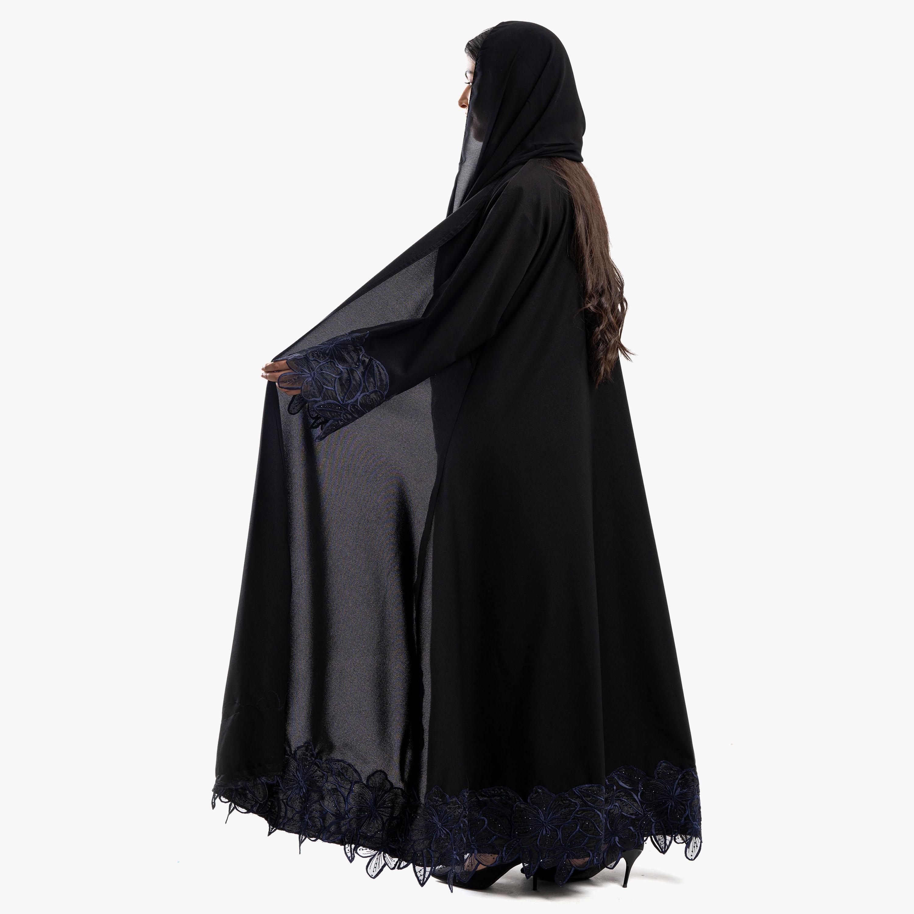 عباية نسائية مطرزة كلوش باللون الأسود مع ياقة وأكمام واسعة مع طرحة من زاهيه-women-arabicclothing-abayas-image-4