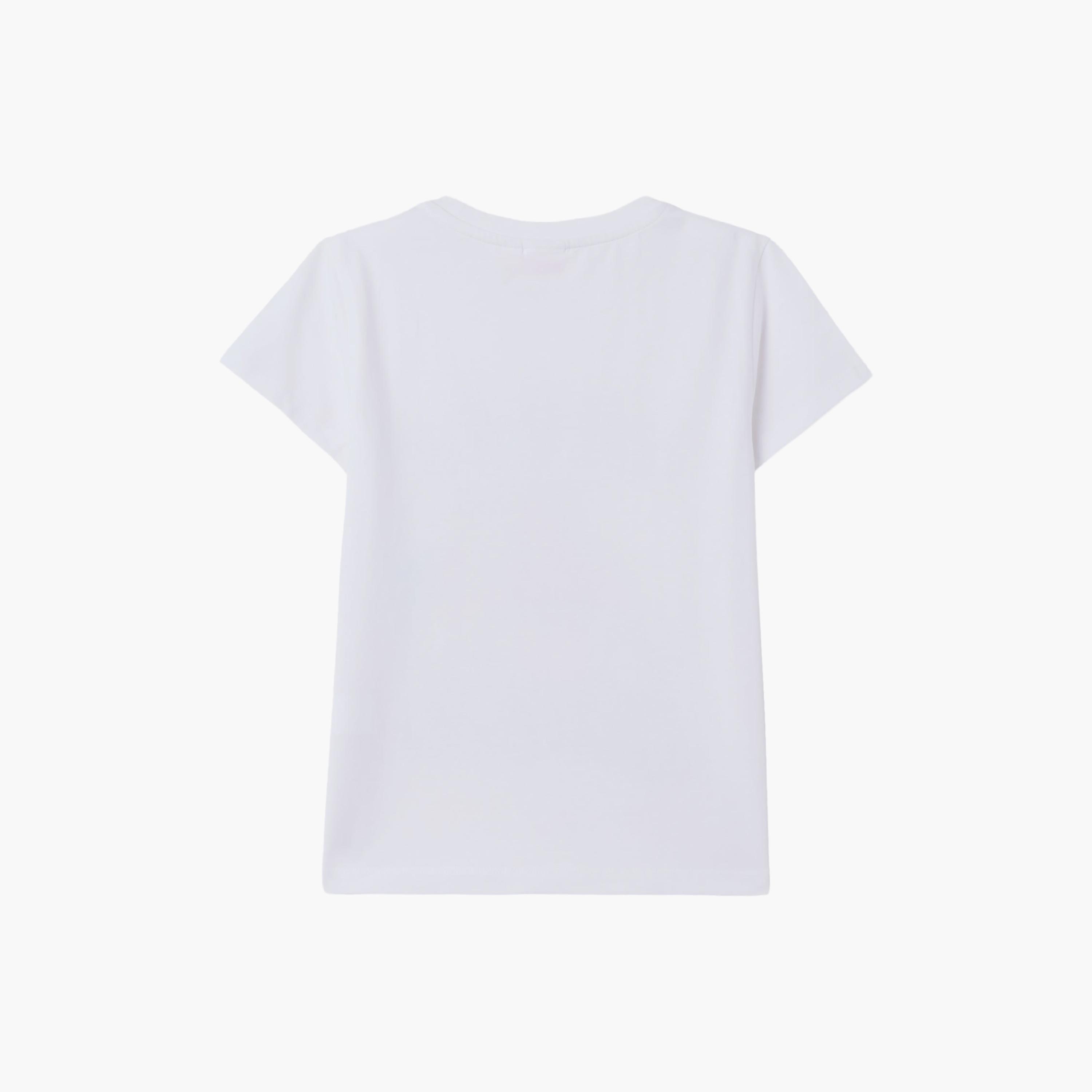 تيشيرت قطن بطبعة "باربي" بأكمام قصيرة من اوه في اس-girls-clothing-tshirts-image-2