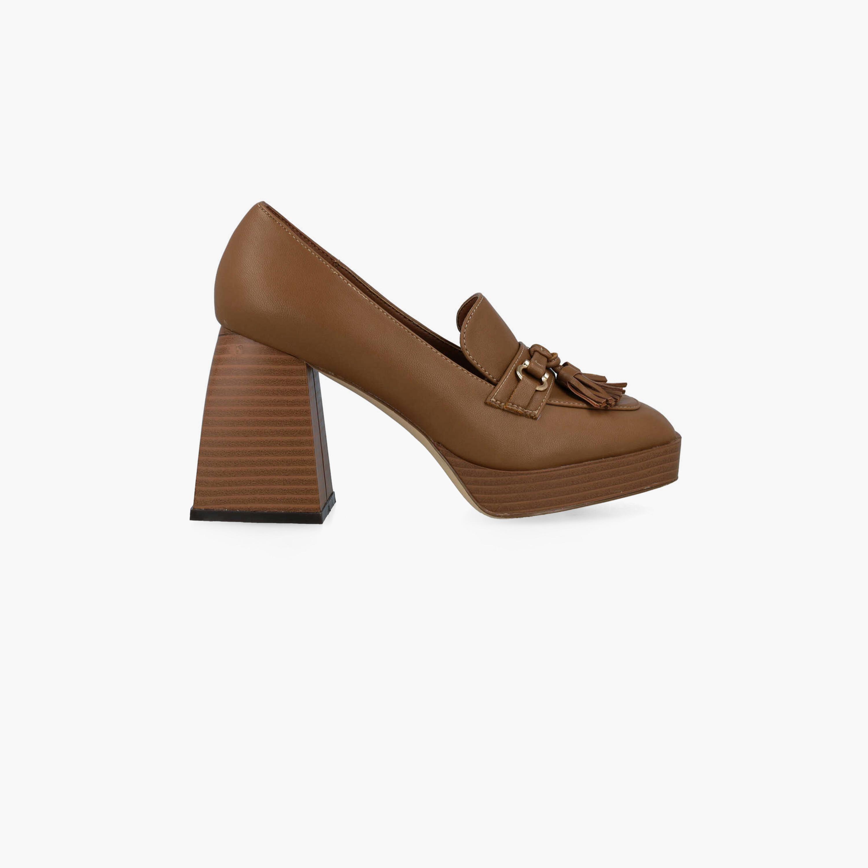 مينبور- حذاء لوفر نسائي بشراشيب | 24461-women-shoes-loafersandmoccasins-image-2