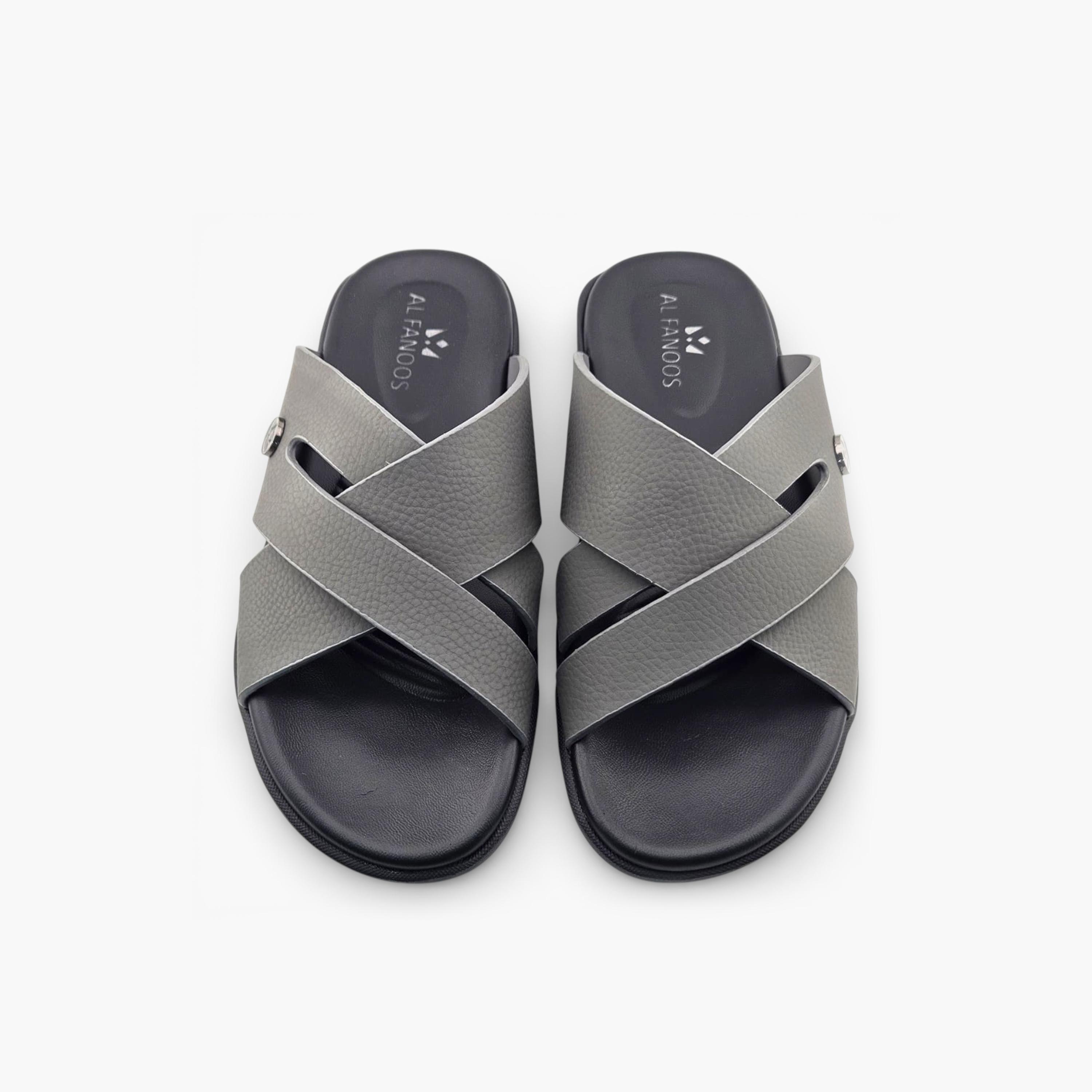 صندل سايروس المريح سهل الارتداء للرجال من آل فانوس-men-shoes-sandals-image-2