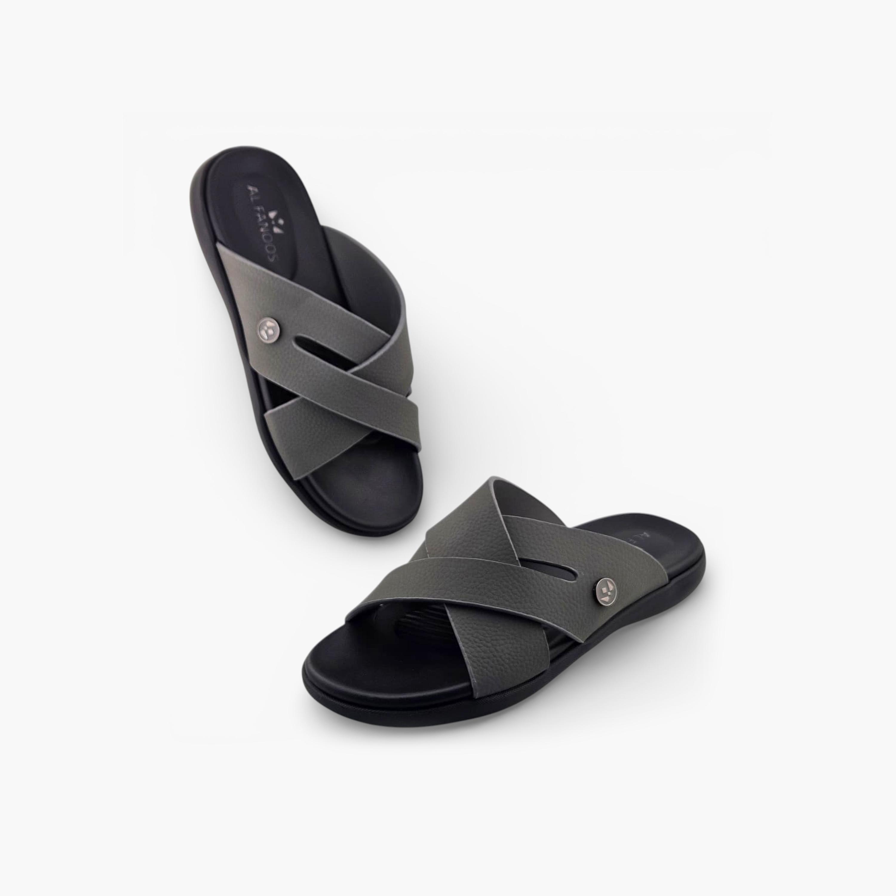 صندل سايروس المريح سهل الارتداء للرجال من آل فانوس-men-shoes-sandals-image-4