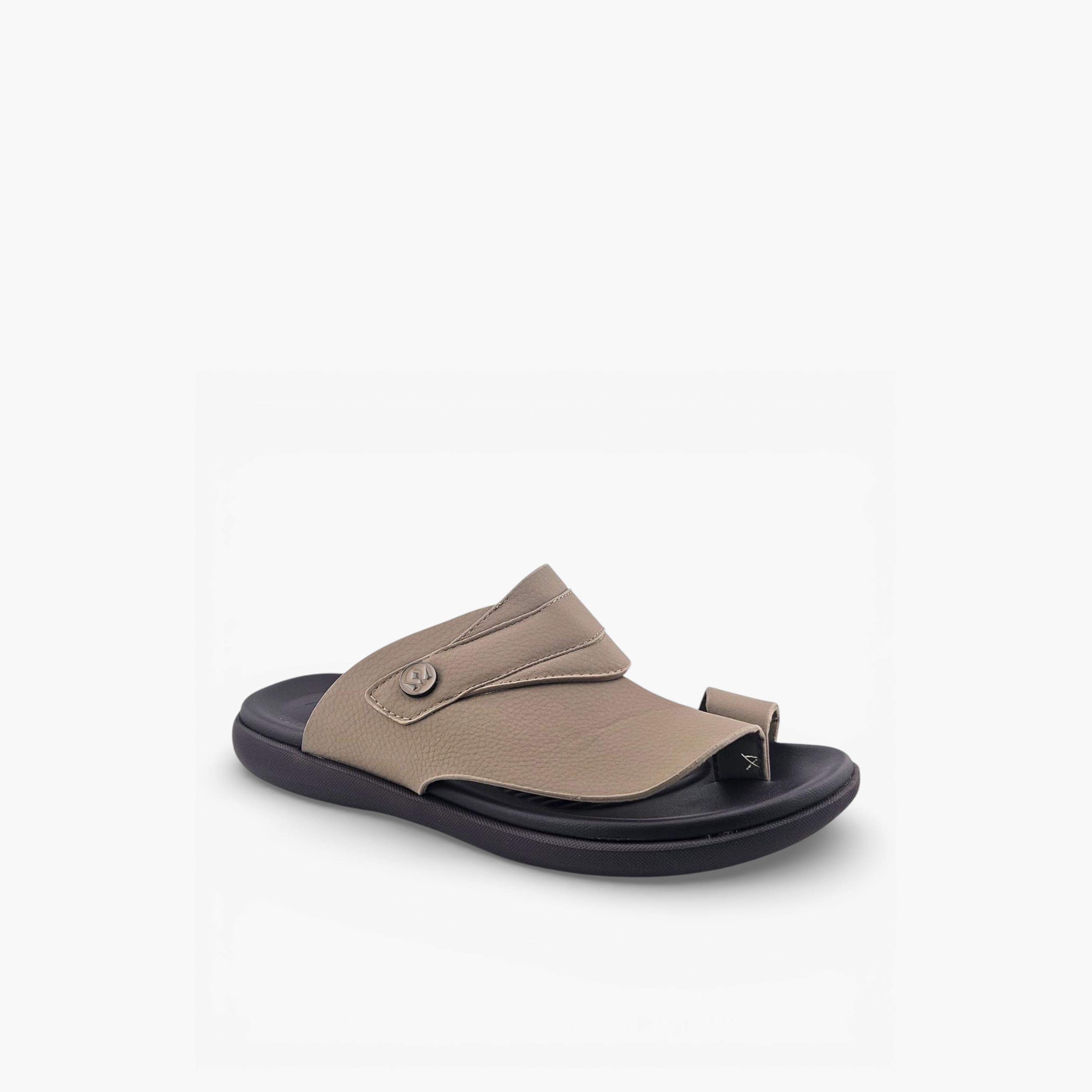 صندل سايروس المريح سهل الارتداء للرجال من آل فانوس-men-shoes-sandals-image-1