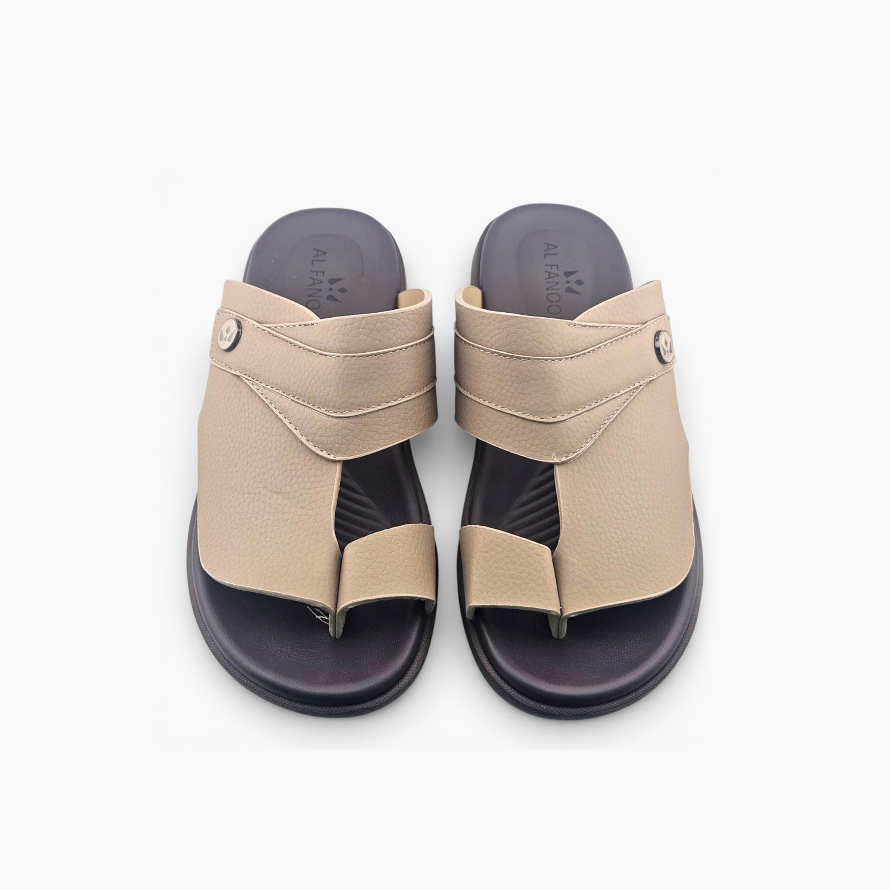 صندل سايروس المريح سهل الارتداء للرجال من آل فانوس-men-shoes-sandals-image-2