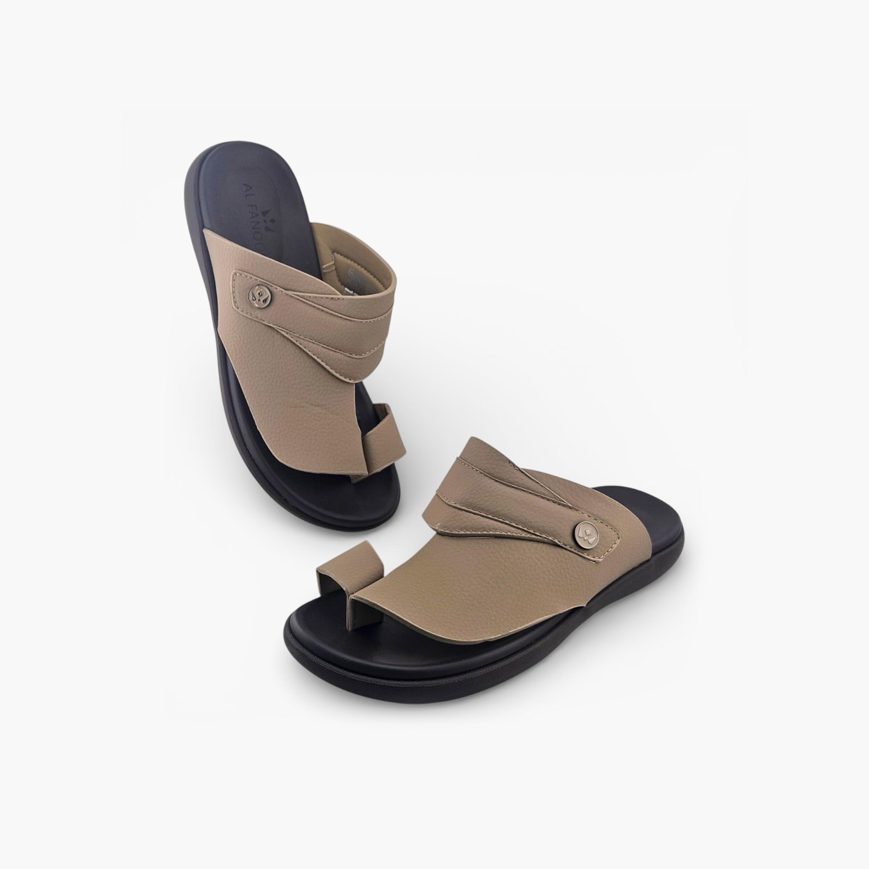 صندل سايروس المريح سهل الارتداء للرجال من آل فانوس-men-shoes-sandals-image-4