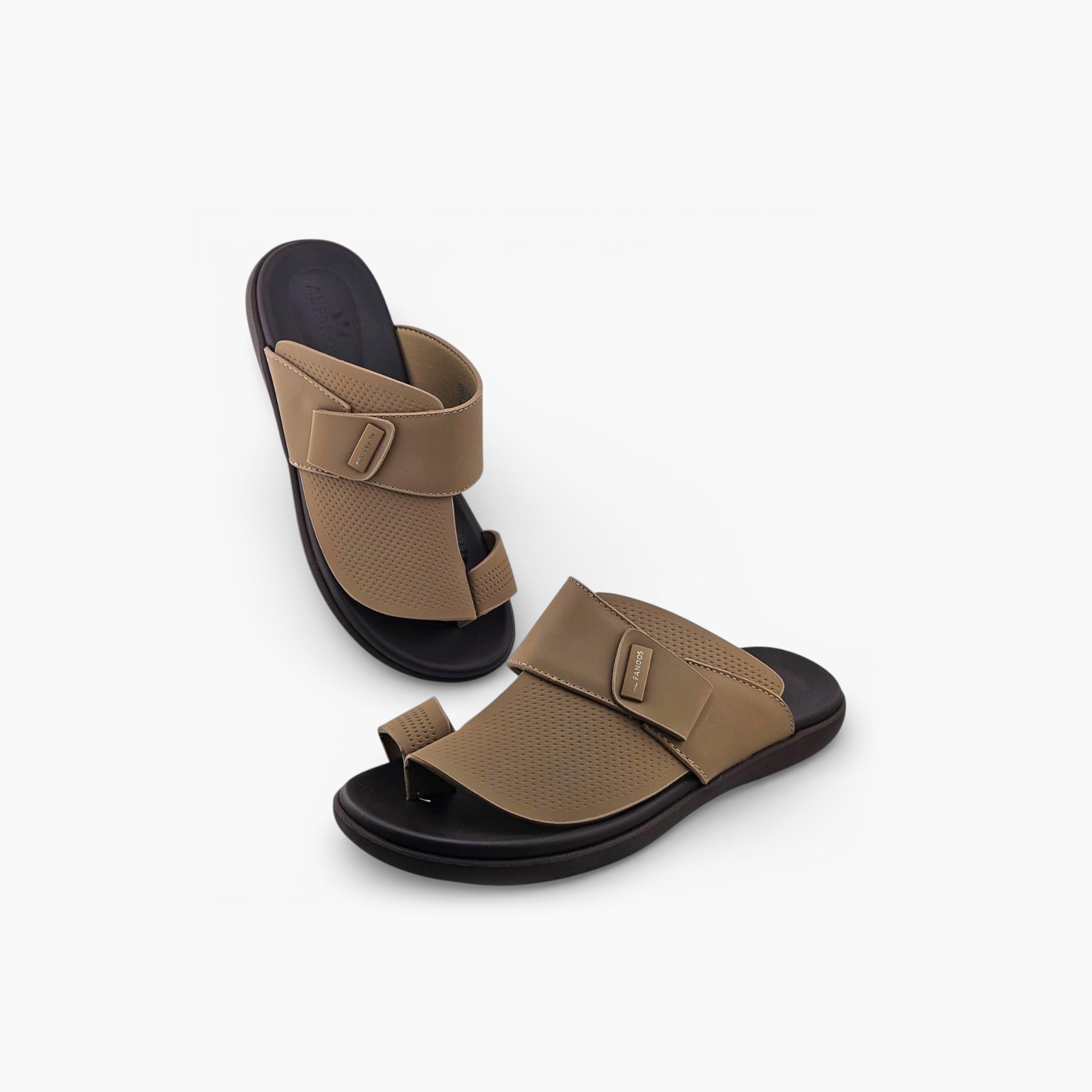 صندل سايروس المريح سهل الارتداء للرجال من آل فانوس-men-shoes-sandals-image-4