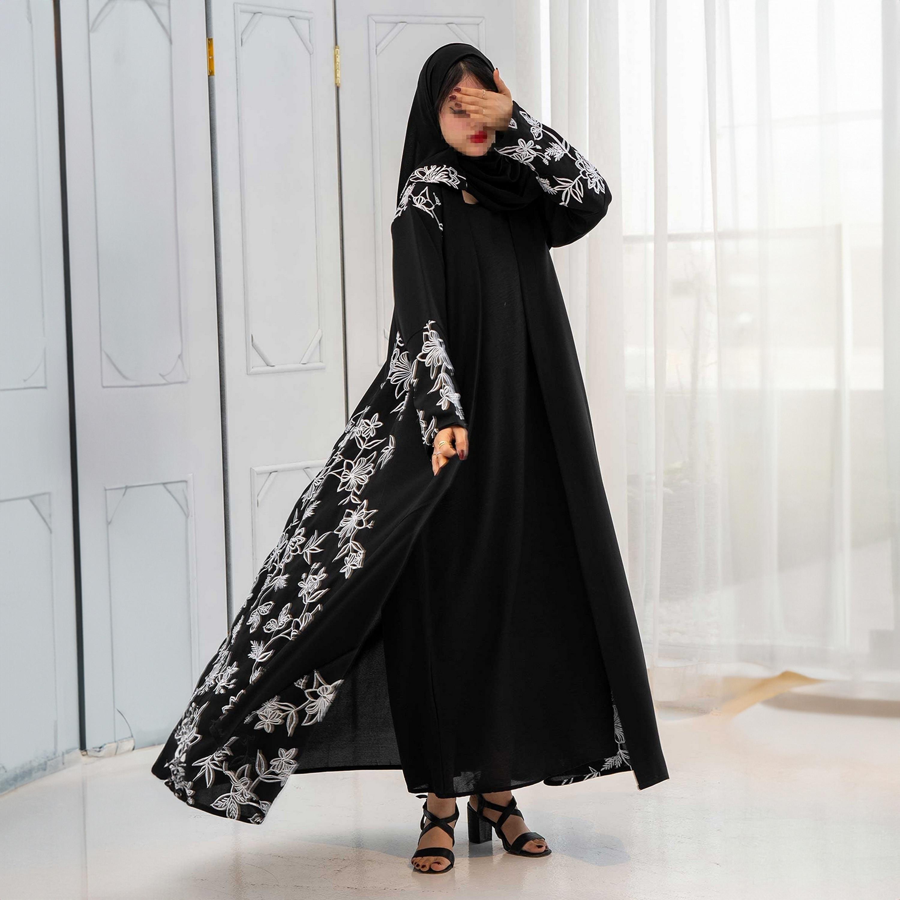 عباية نسائية سوداء مطرزة بالورود مع حجاب من زاهيه-women-arabicclothing-abayas-image-2