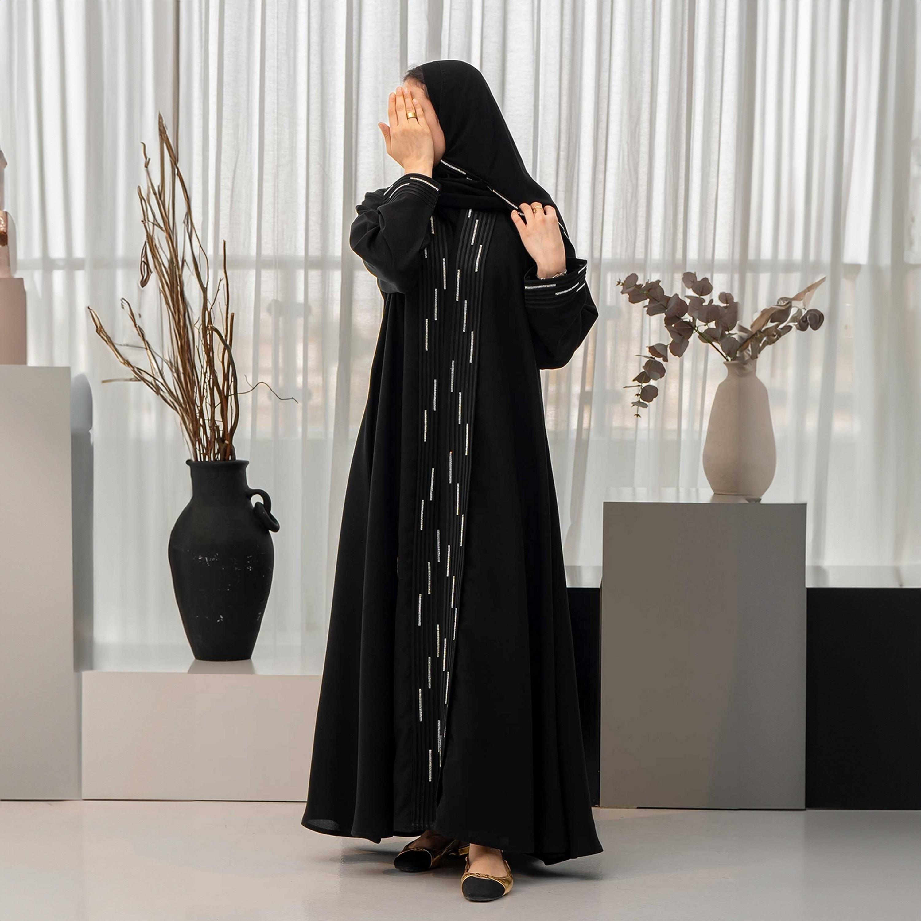 عباية نسائية سوداء مطرزة مع حجاب من زاهيه-women-arabicclothing-abayas-image-3