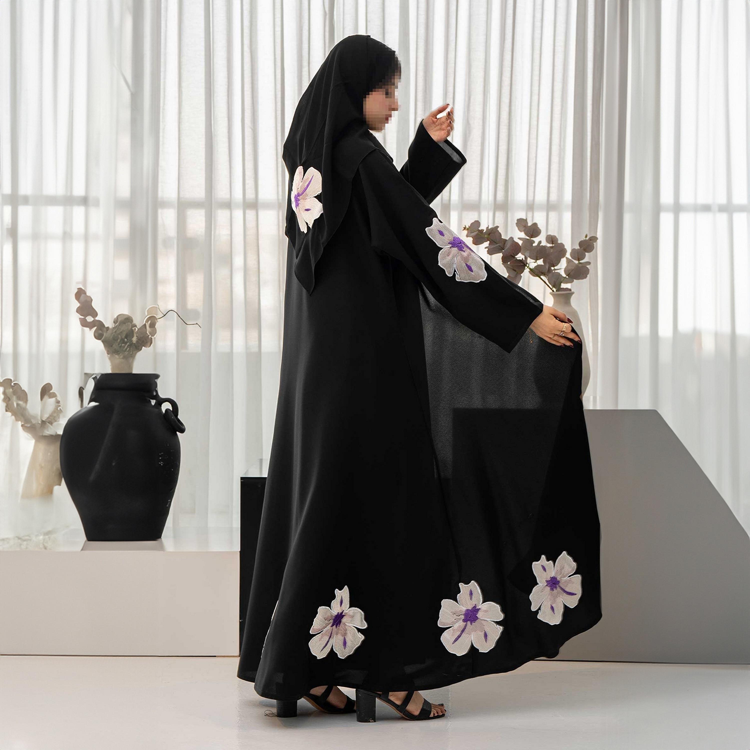 عباية نسائية سوداء مطرزة بالورود مع حجاب من زاهيه-women-arabicclothing-abayas-image-3
