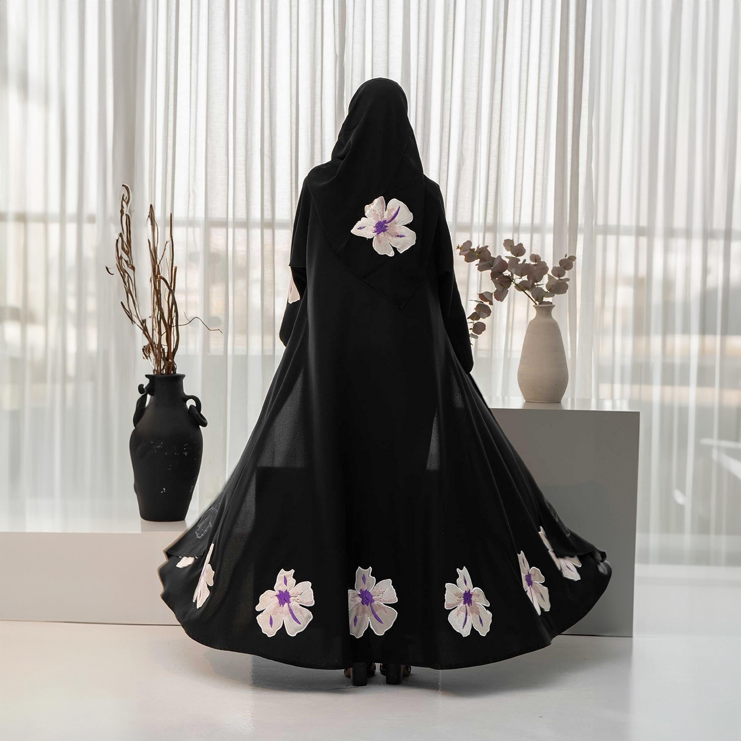 عباية نسائية سوداء مطرزة بالورود مع حجاب من زاهيه-women-arabicclothing-abayas-image-4