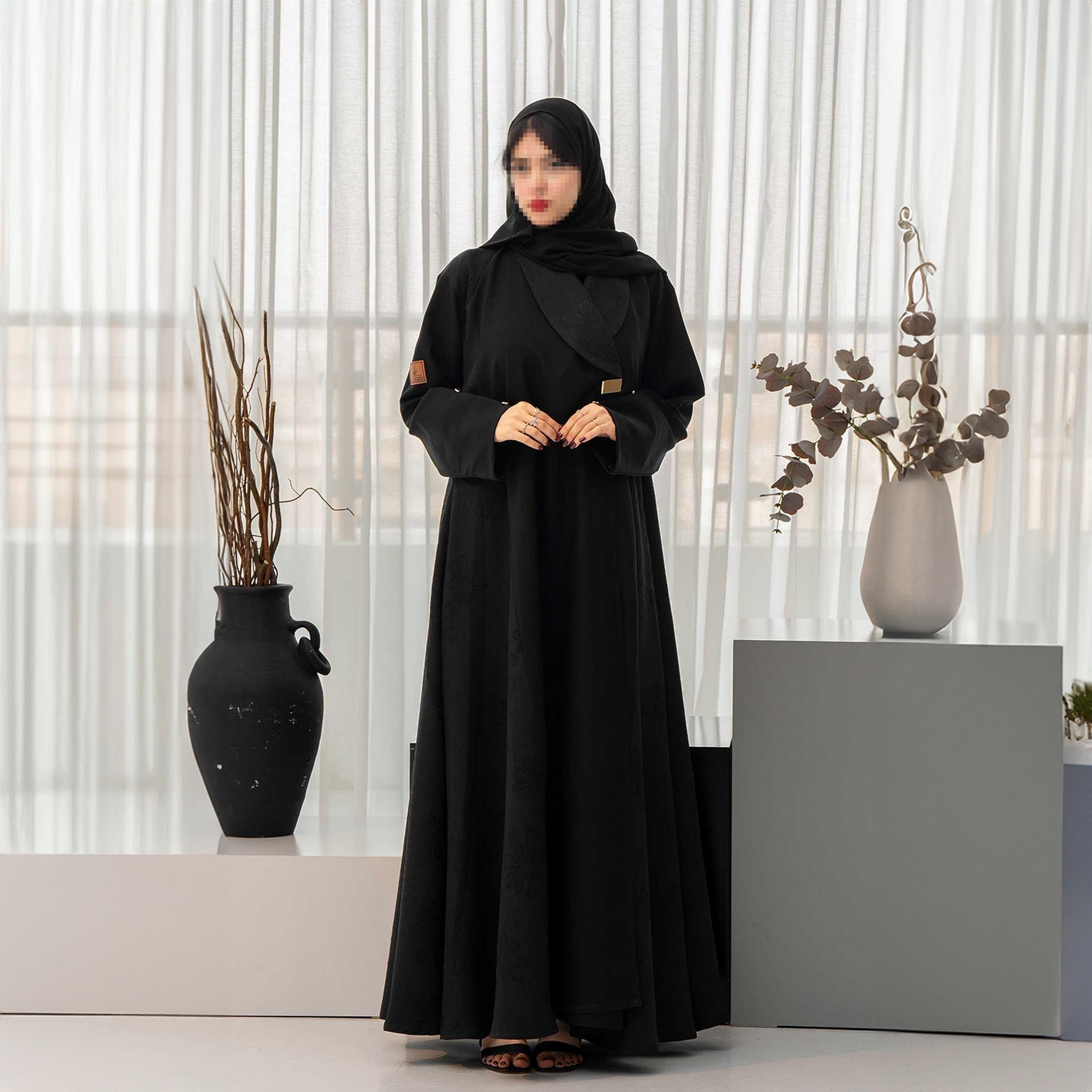 عباية نسائية سوداء مزخرفة بالزهور مع حجاب من زاهيه-women-arabicclothing-abayas-image-1