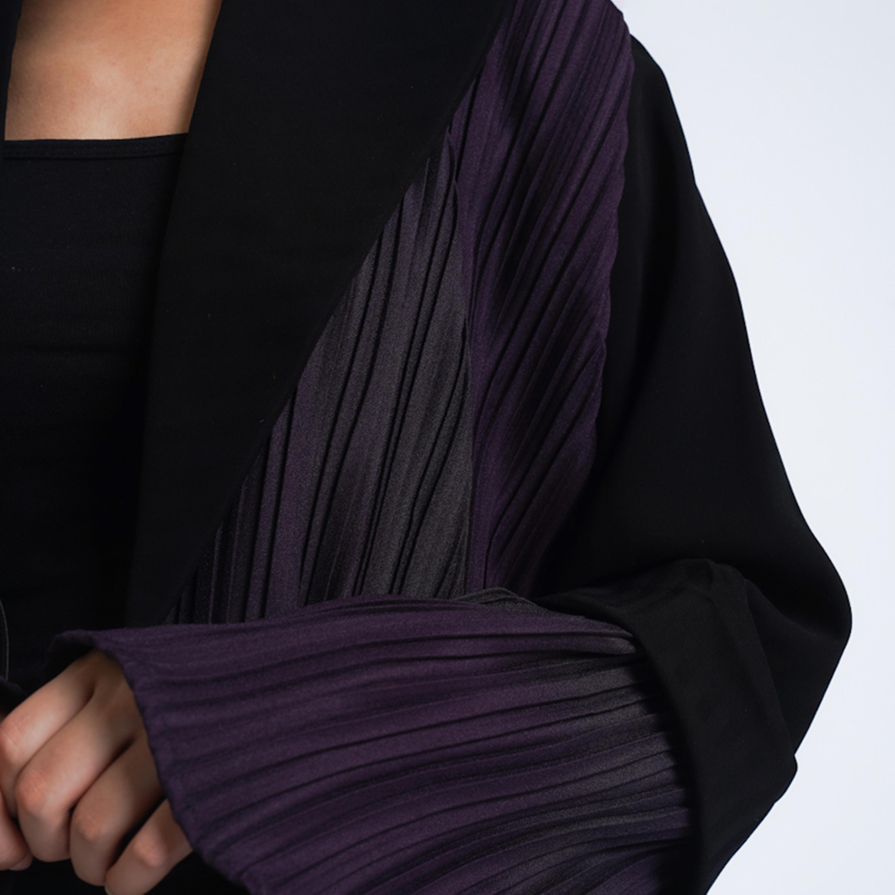 Gheed Black Textured Lapel Collared Bell Sleeves Crepe Women's Abaya with Hijab-women-arabicclothing-abayas-image-3
