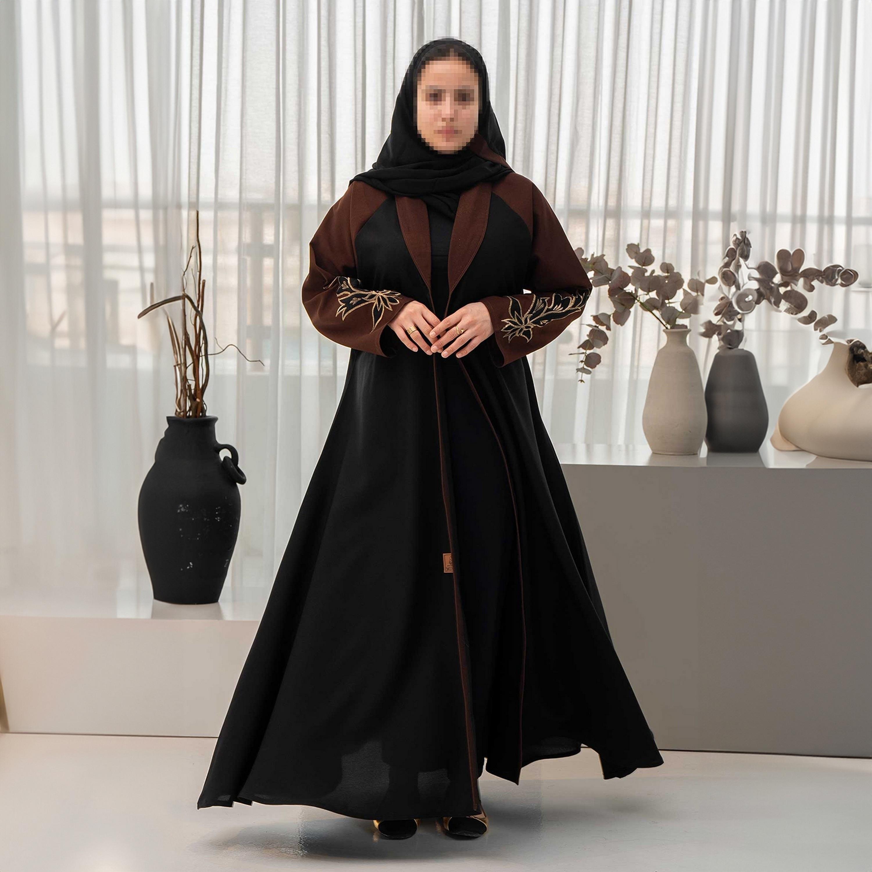 عباية نسائية سوداء مطرزة بلونين مع حجاب من زاهيه-women-arabicclothing-abayas-image-1