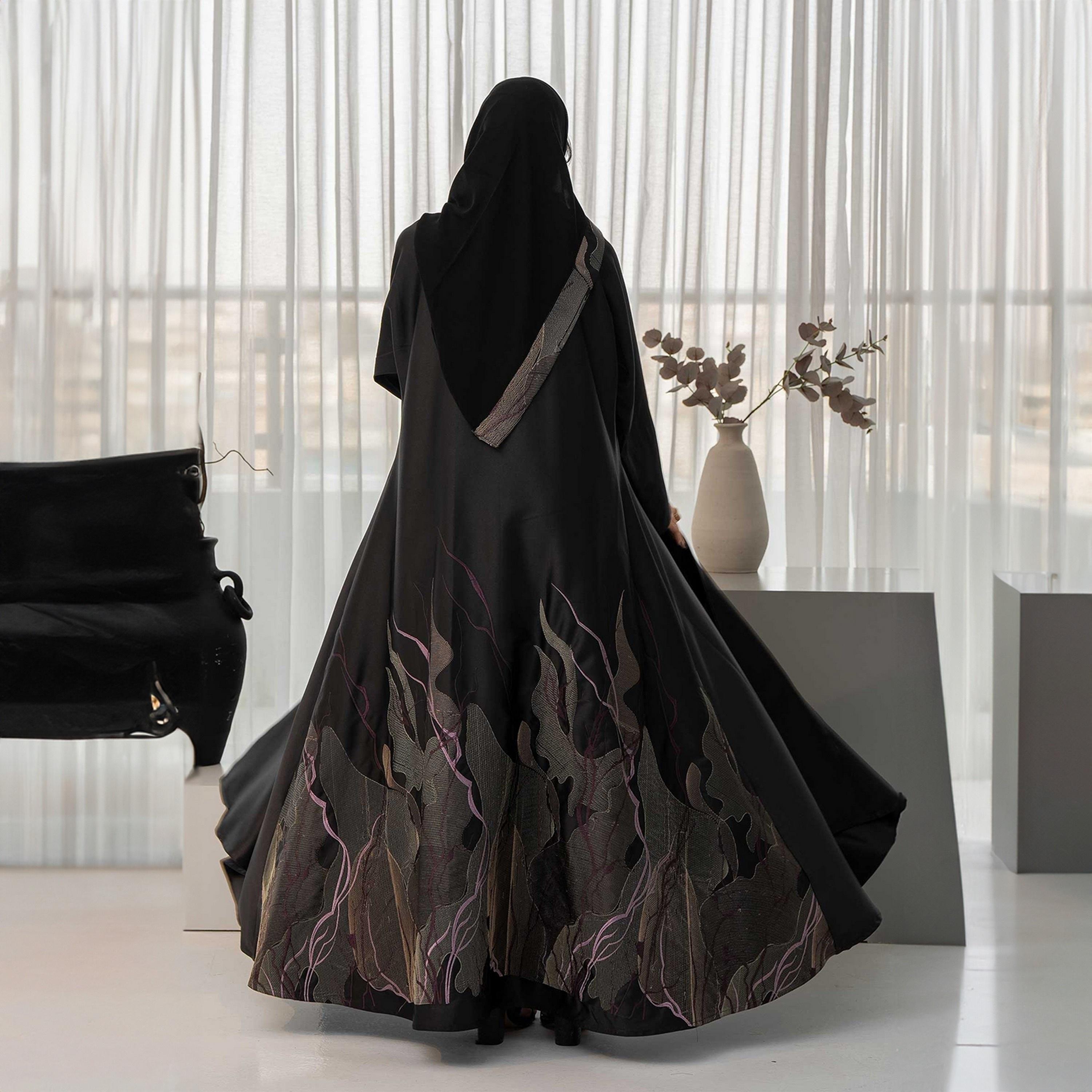 Zahiyh Black Embroidered Women's Cloche Abaya with Hijab-women-arabicclothing-abayas-image-4