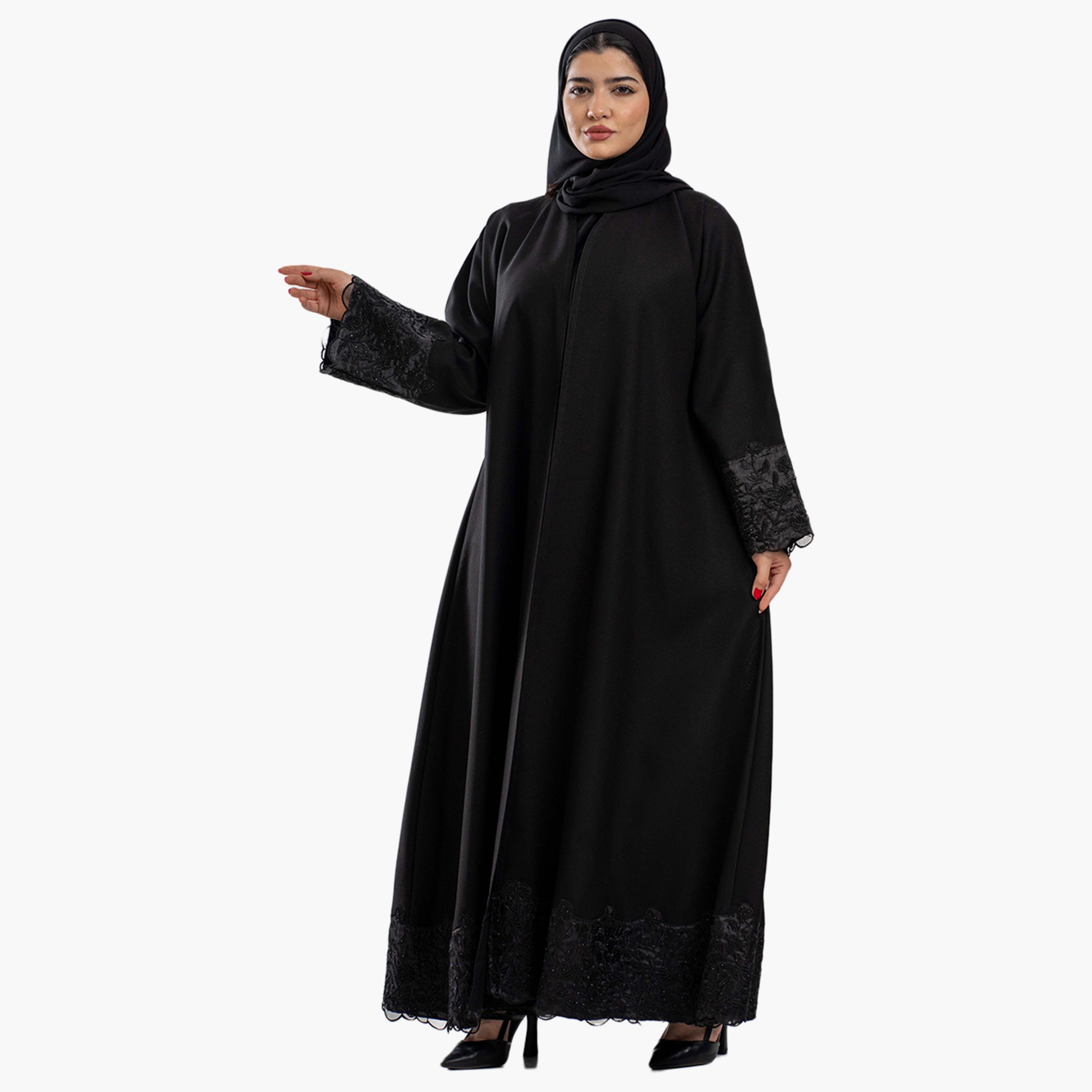 عباية نسائية سوداء بأكمام واسعة مطرزة ومرصعة بالكريستال مع حجاب من زاهيه-women-arabicclothing-abayas-image-3