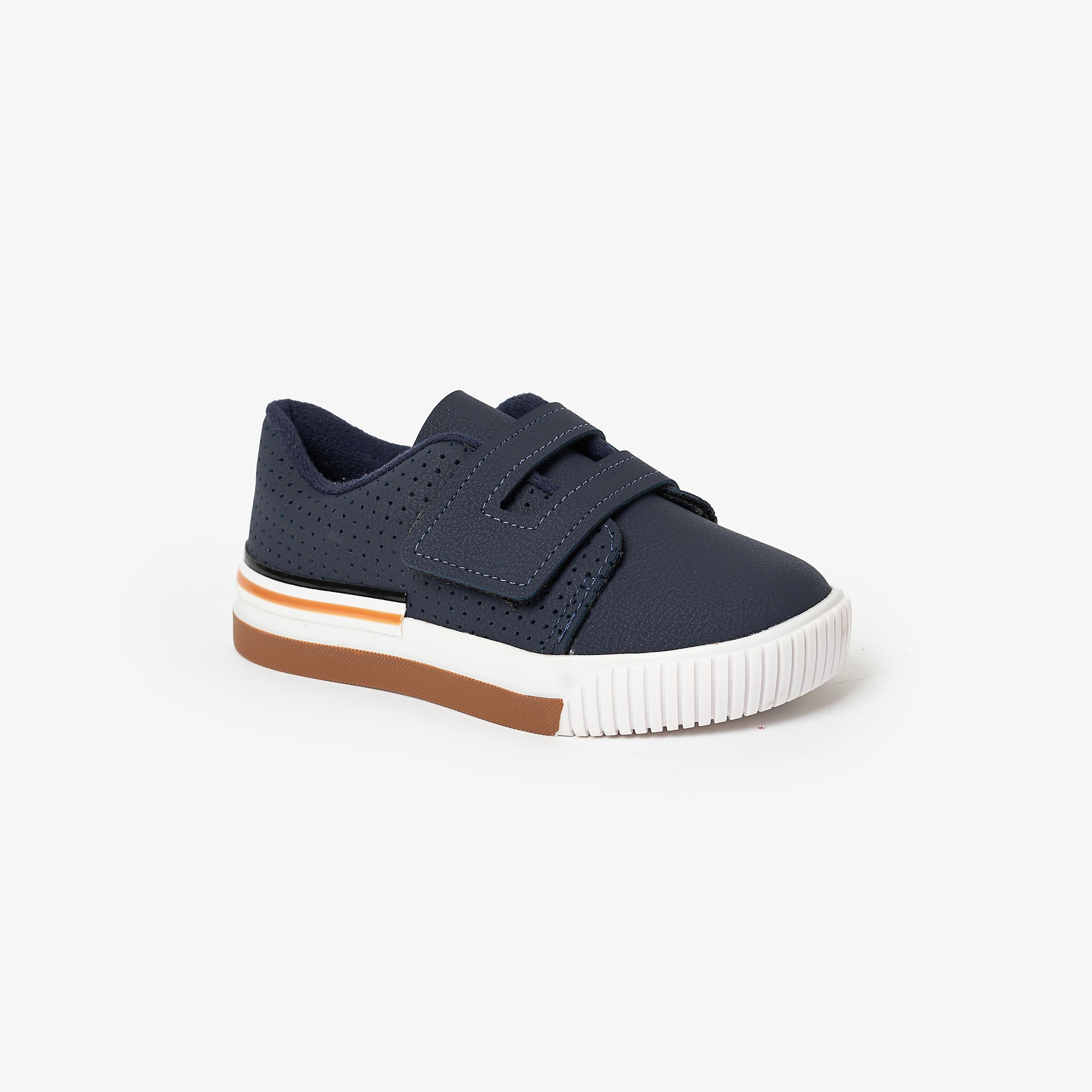حذاء رياضي من موليكينهو للأطفال بمقدمة مستديرة ومنخفضة | 2615-101-14611-boys-shoes-sneakers-image-1