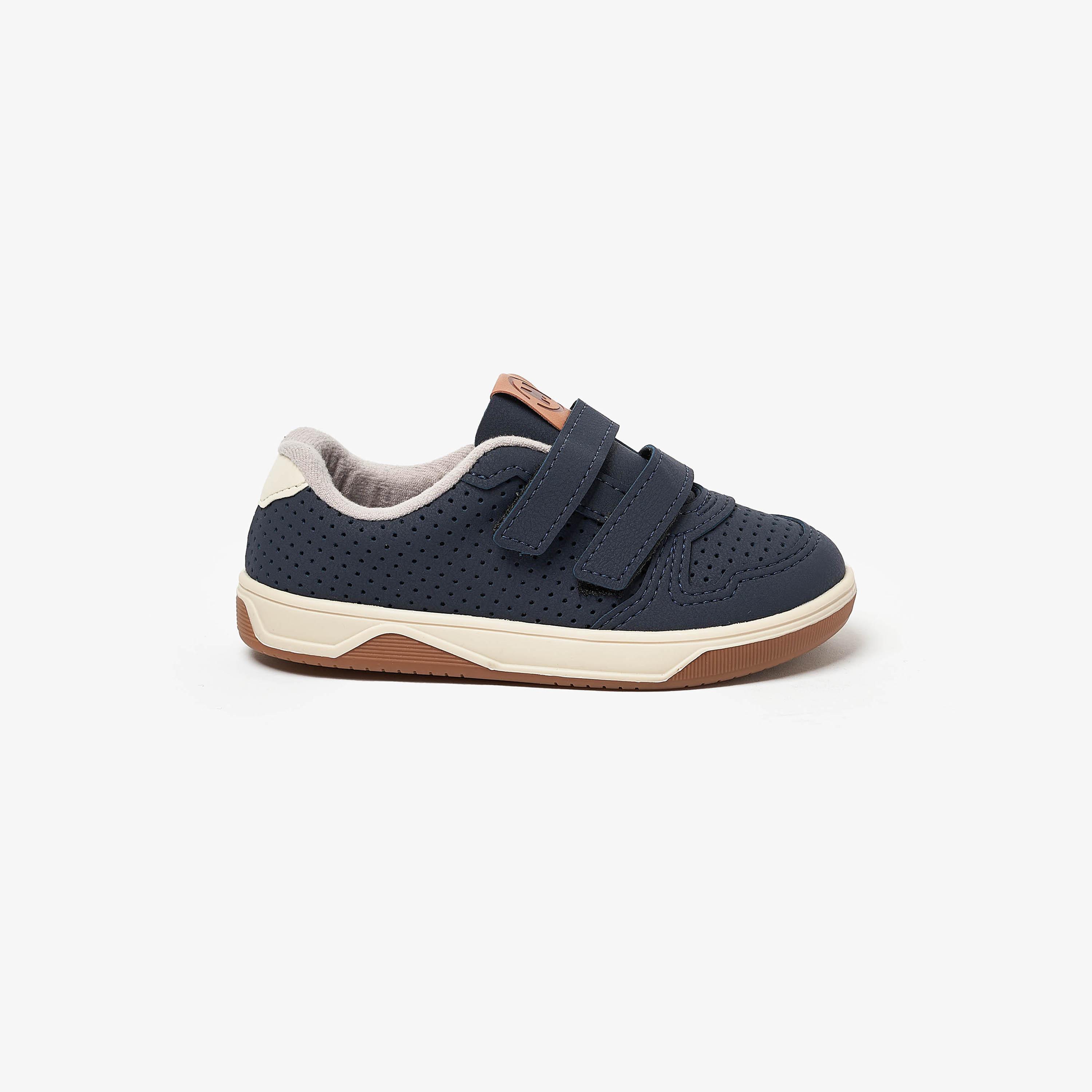 حذاء رياضي من موليكينهو للأطفال بمقدمة مستديرة ومنخفضة | 2623-102-14909-boys-shoes-sneakers-image-2