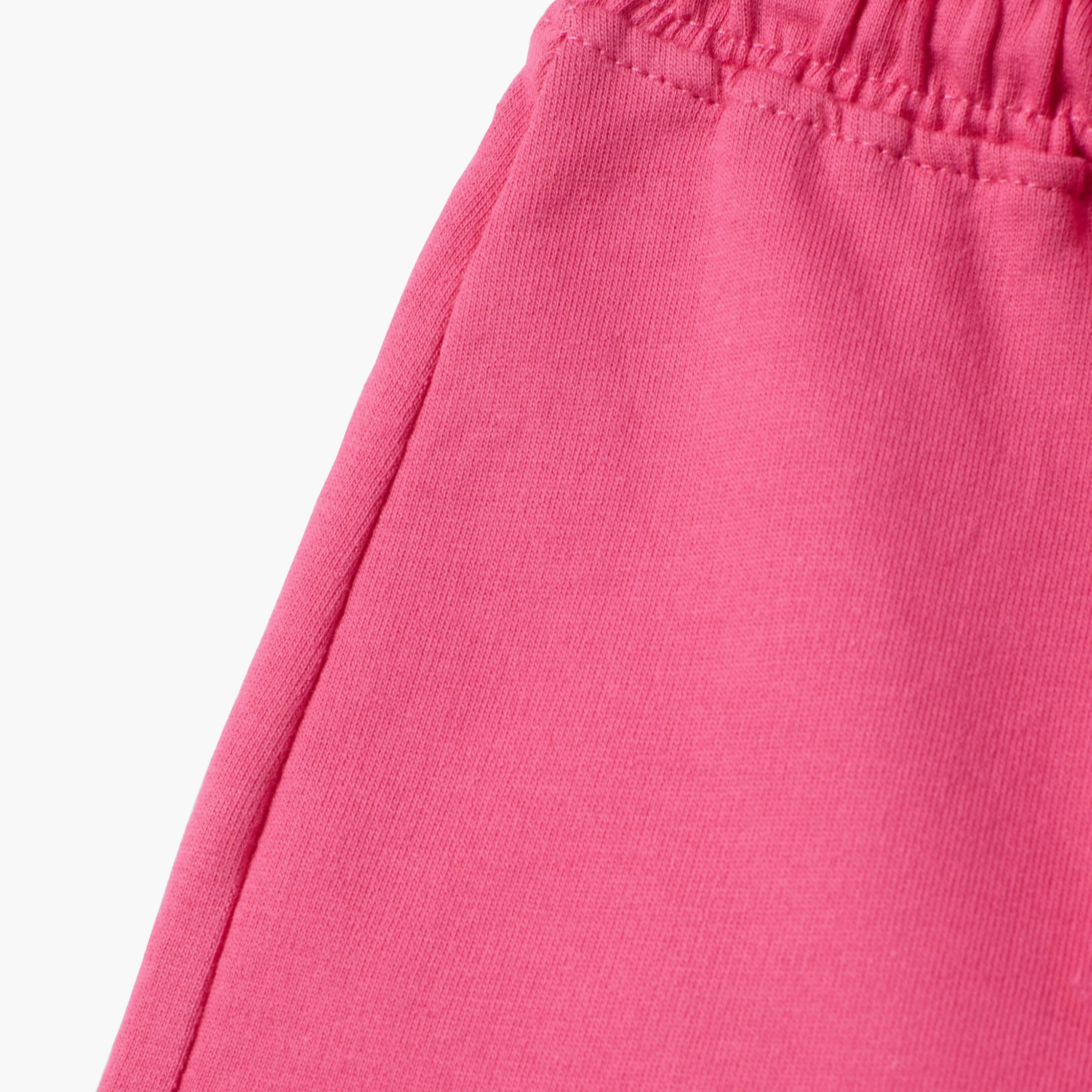 شورت قطن بقصة عادية مع برباط وخصر مرن من أوه في إس-baby-girls-clothing-bottoms-shorts-image-4