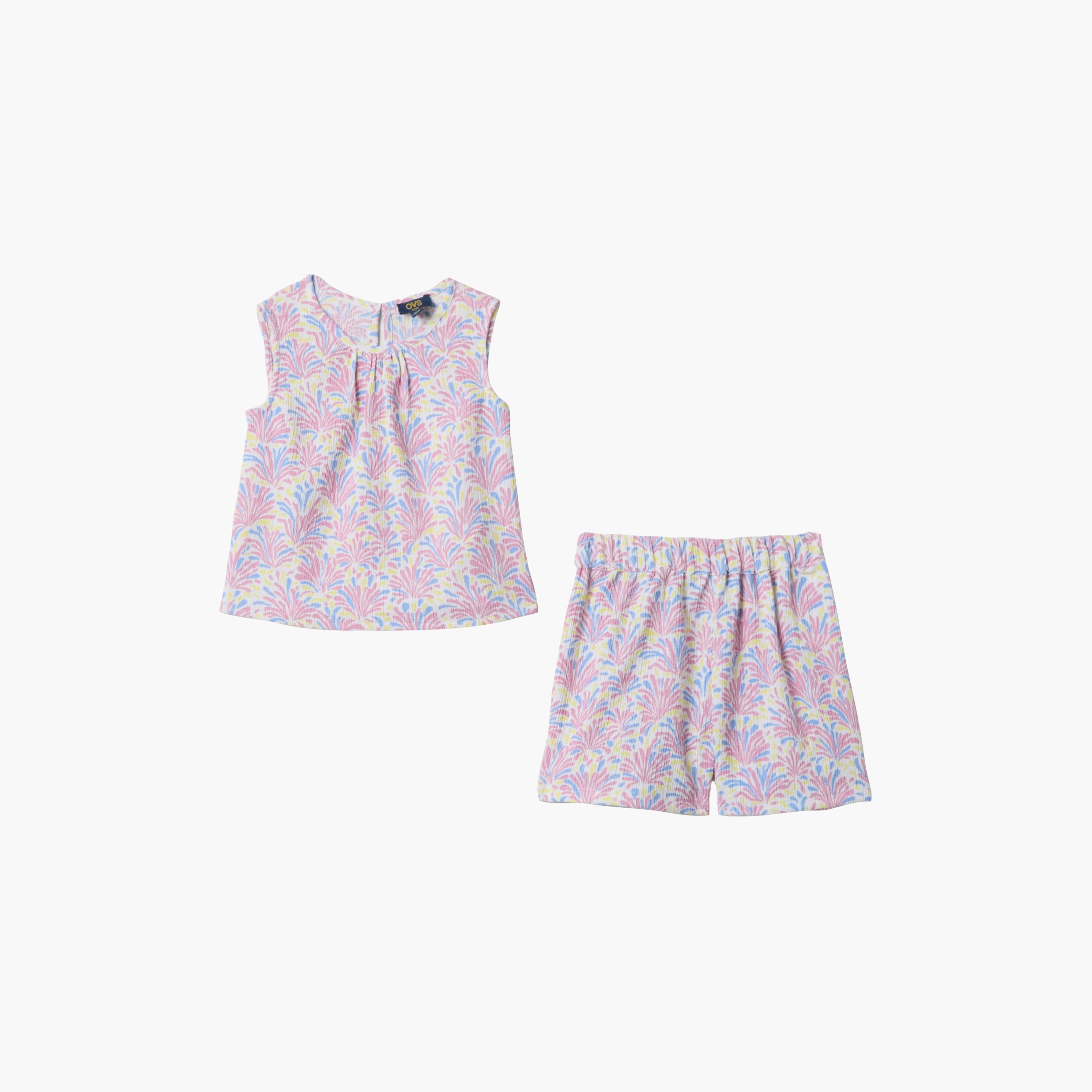 طقم بلوزة بدون أكمام وطبعة وشورت من أوه في إس-girls-clothing-setsandcoords-image-1
